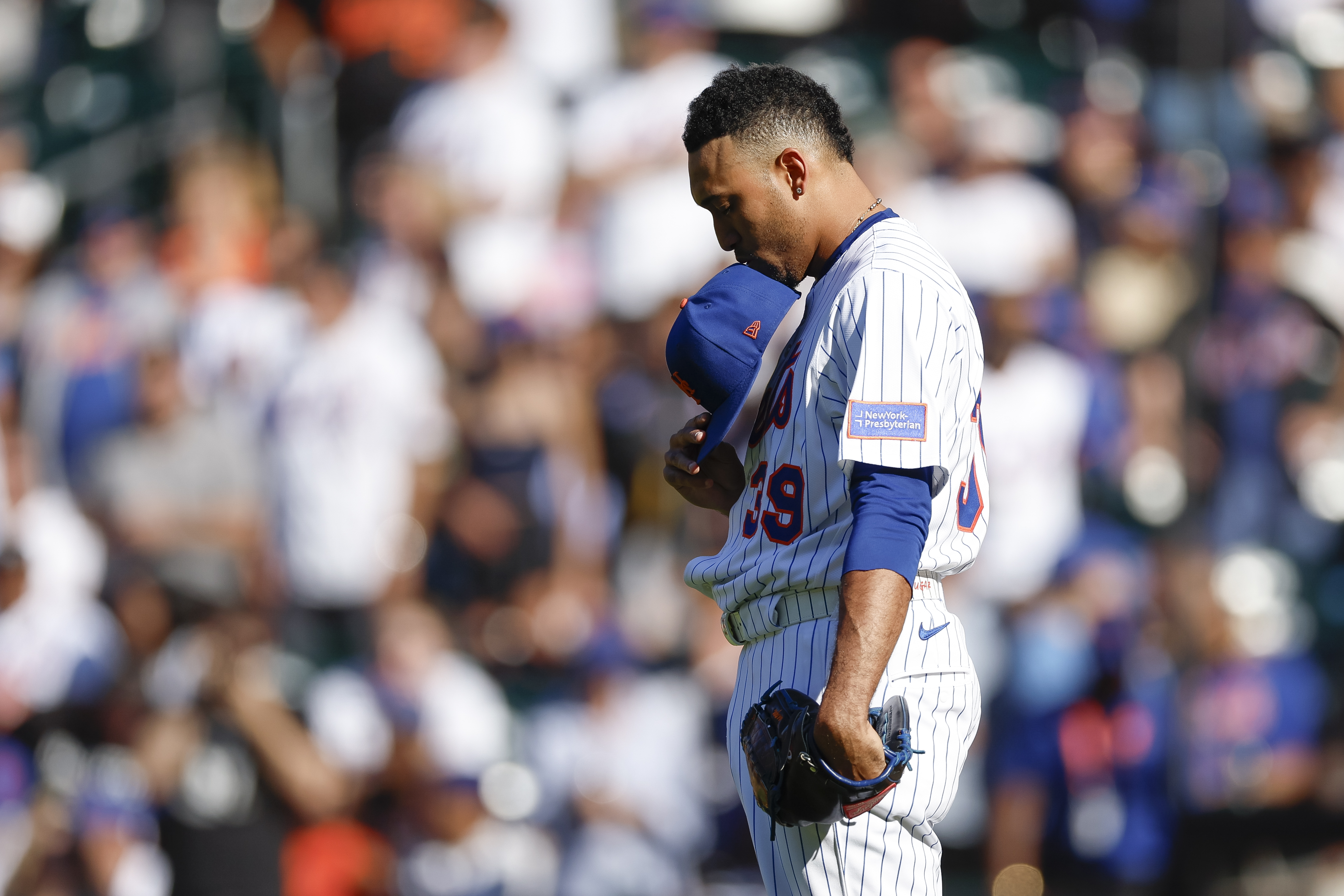 Mets Owed Edwin Diaz Phone Call Ahead of Devin Williams Deal, Says Insider