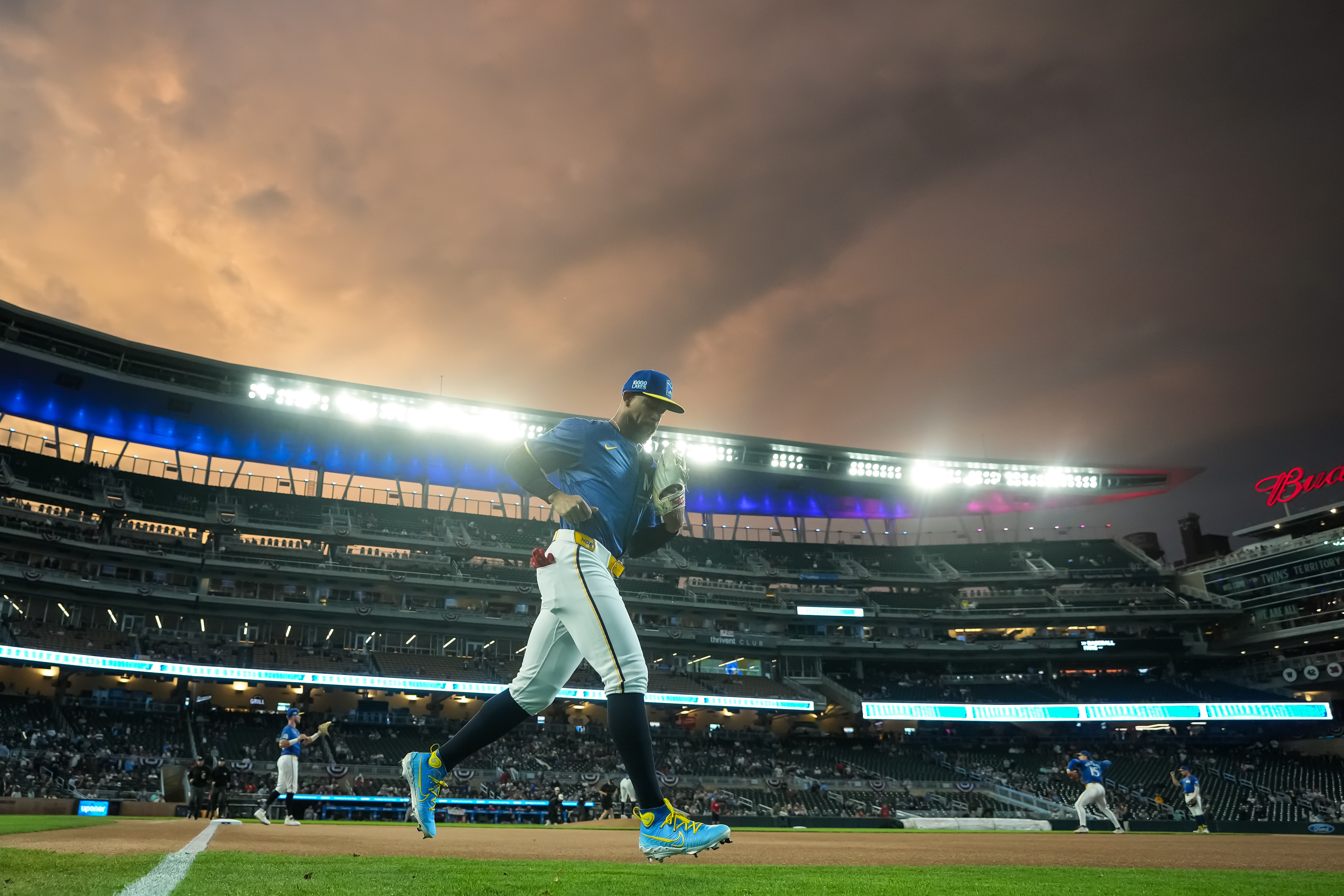 Dodgers Urged to Trade for $100 Million Twins All-Star