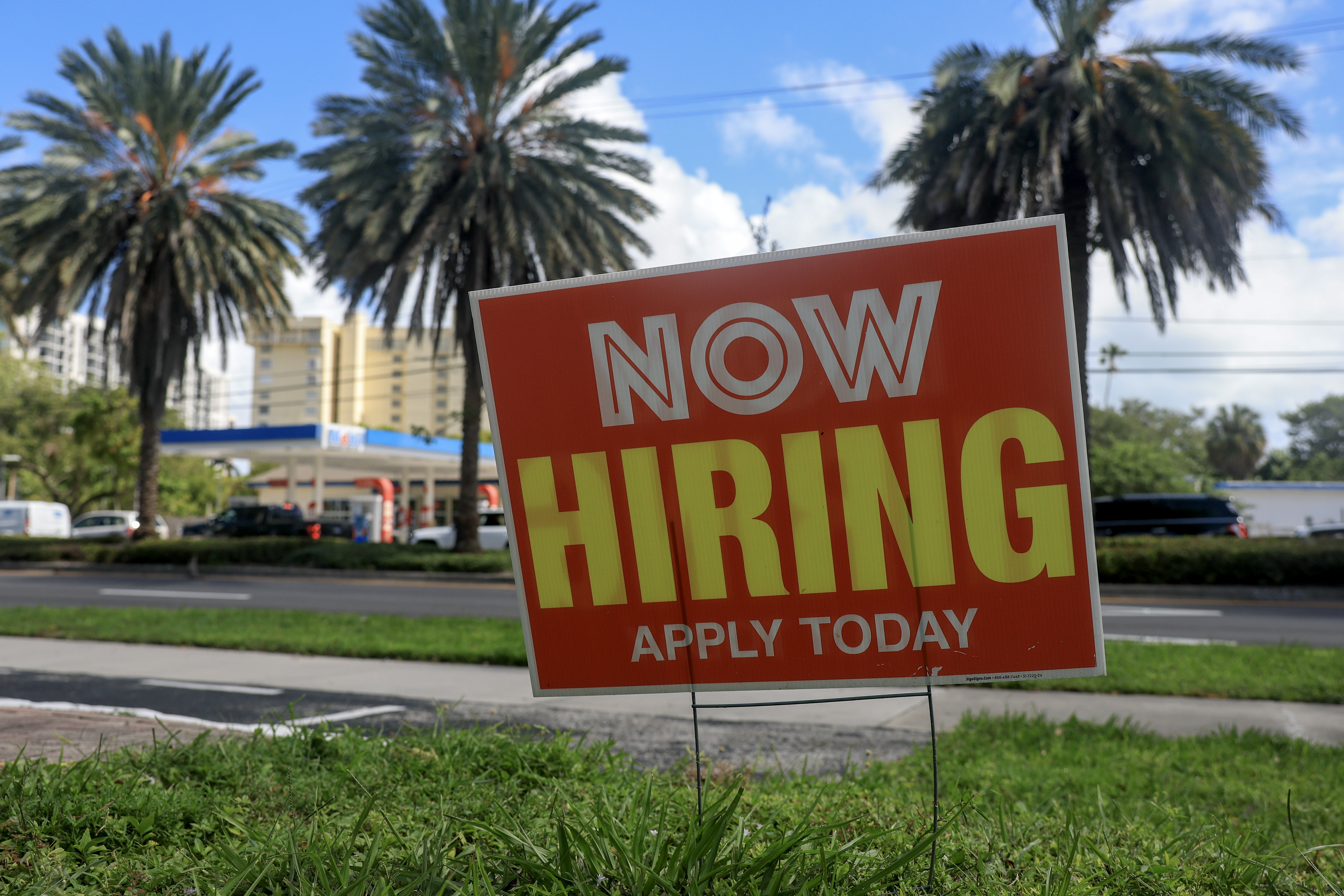 Unemployment Claims Drop Ahead of the Holidays