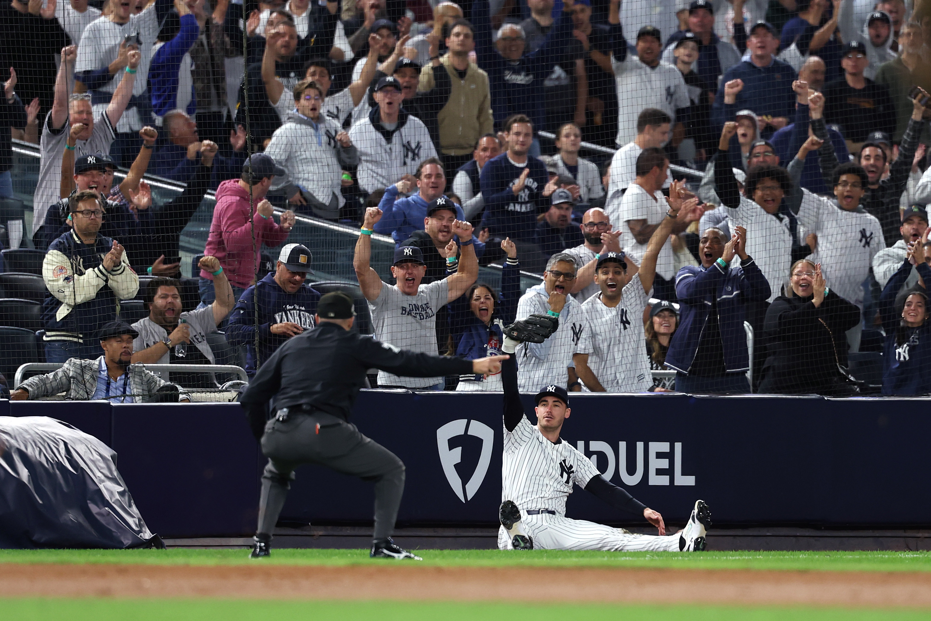 Mets Tabbed as Possible Landing Spot for Yankees Outfielder Cody Bellinger