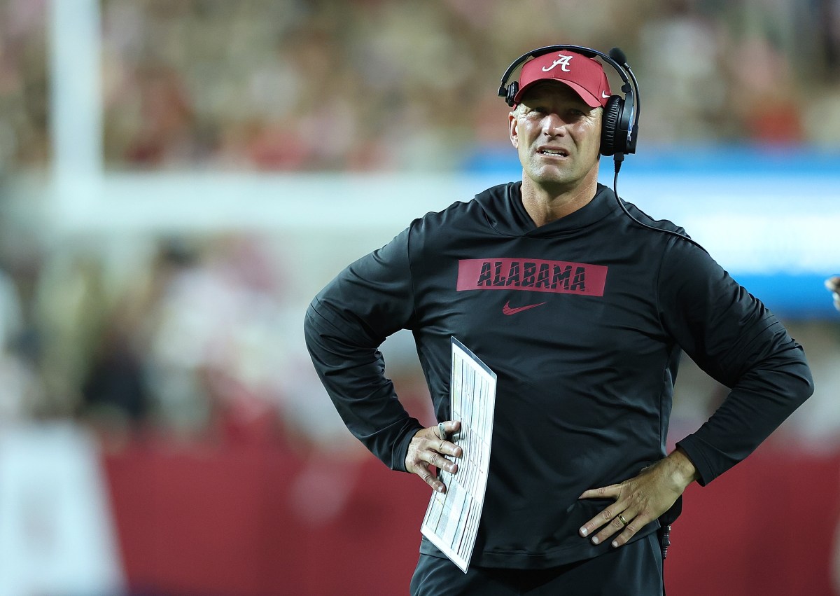 Kalen DeBoer, do Alabama, enviou uma mensagem clara sobre empregos em Michigan. Kalen DeBoer, do Alabama, enviou uma mensagem clara sobre empregos em Michigan.