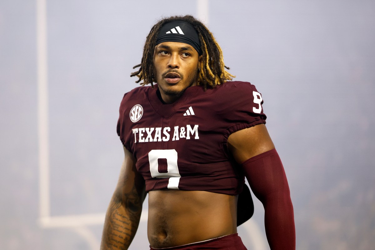 Texas A&M Defensive End Cashius Howell