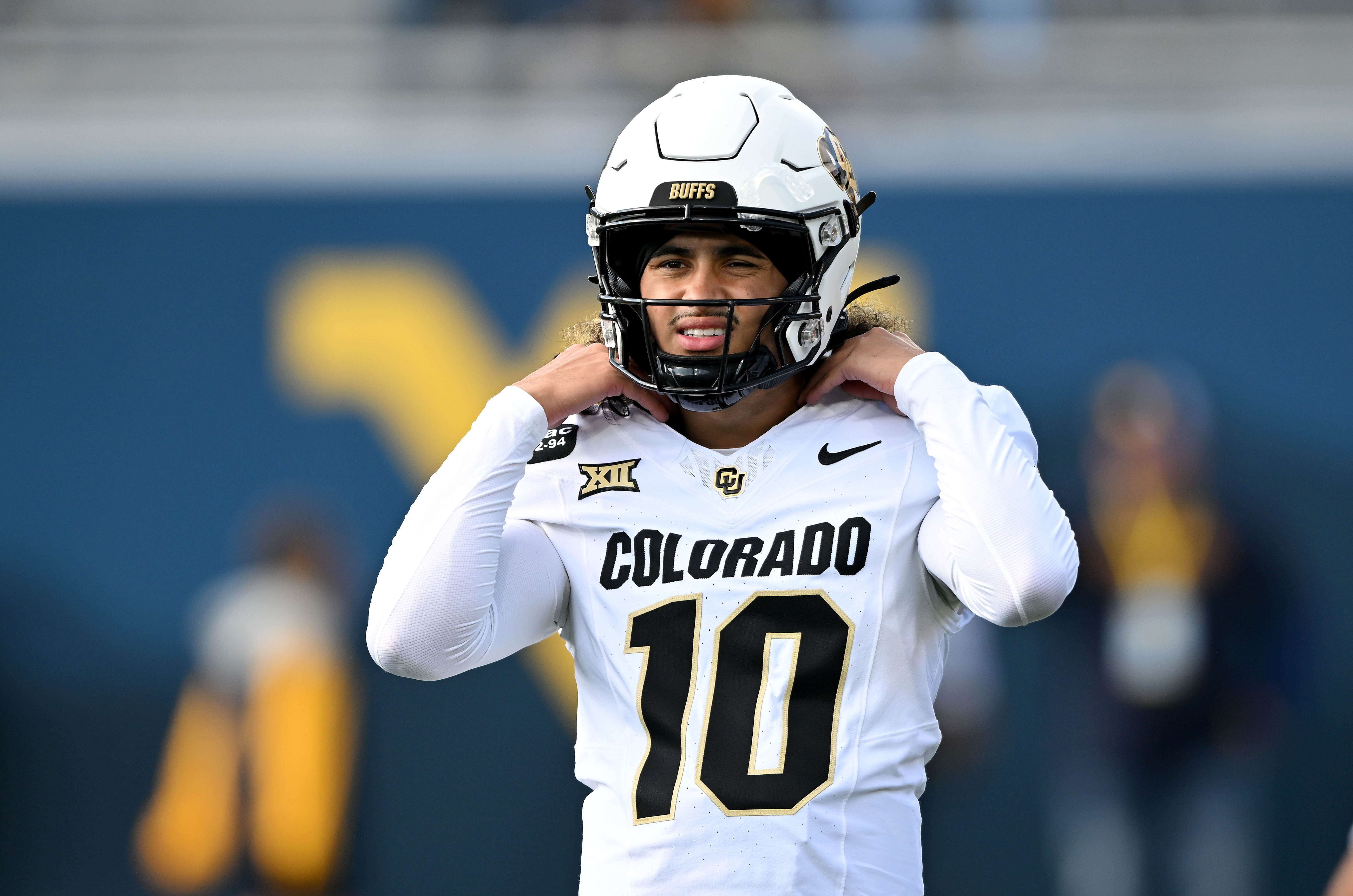 Julian Lewis’ Latest Message Is Good News for Colorado Coach Deion Sanders