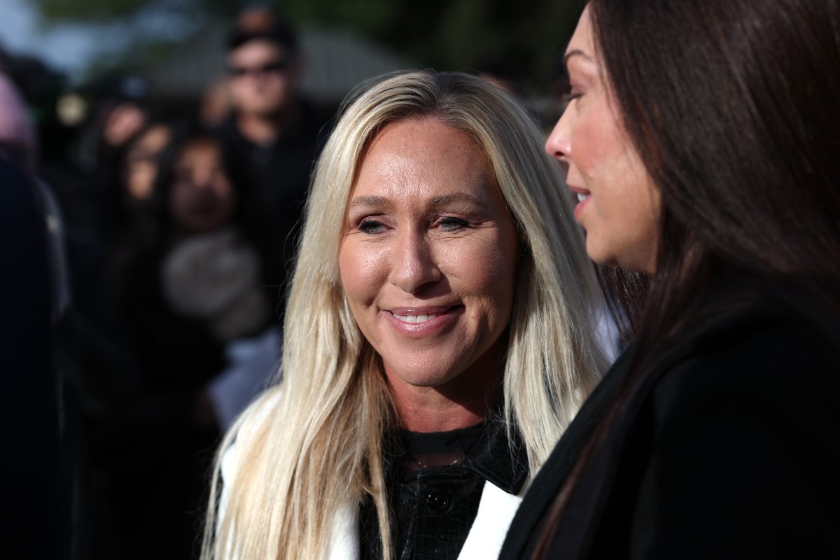 A republicana Marjorie Taylor Greene zomba de Trump depois dele