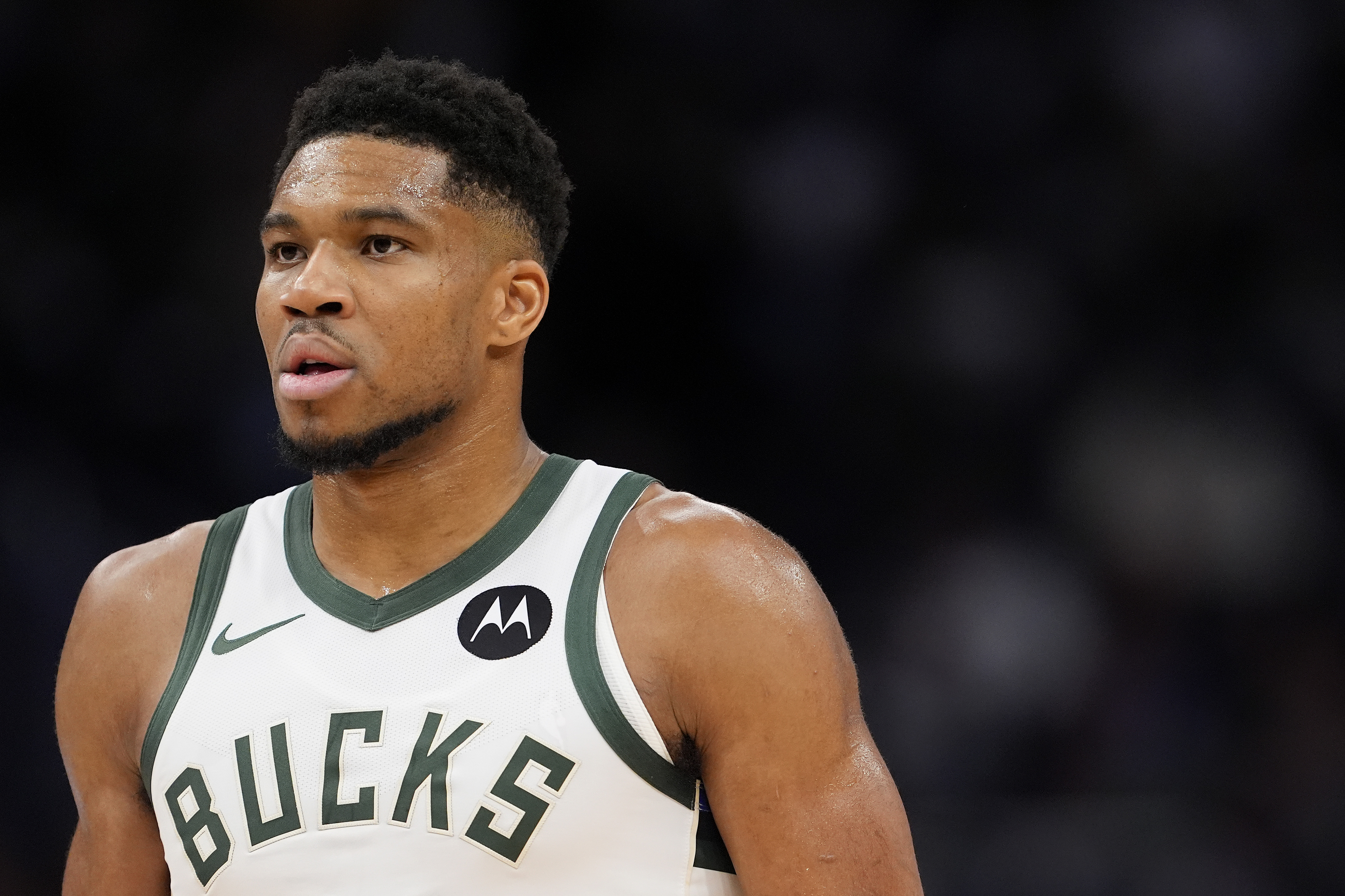 Dwight Howard Sends Giannis a Message With Lakers Twist