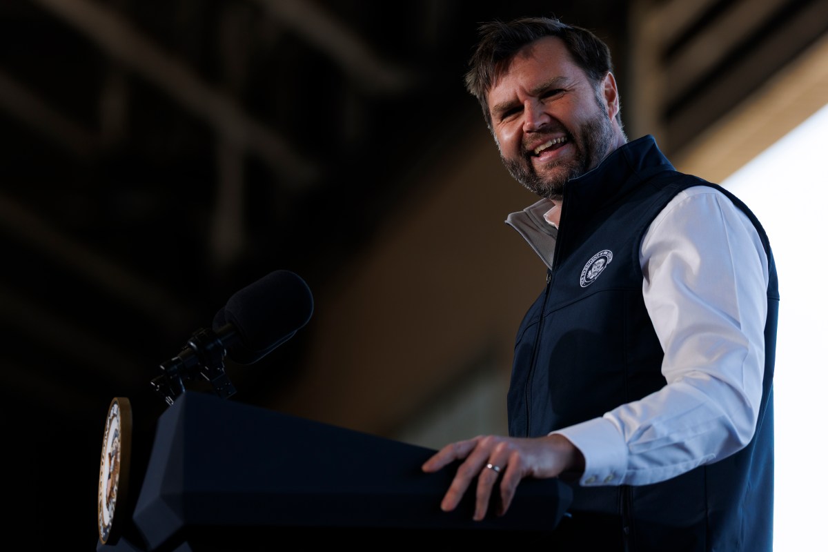 JD Vance Reacts to Internet Image of ‘Fight’ With Wife Usha
