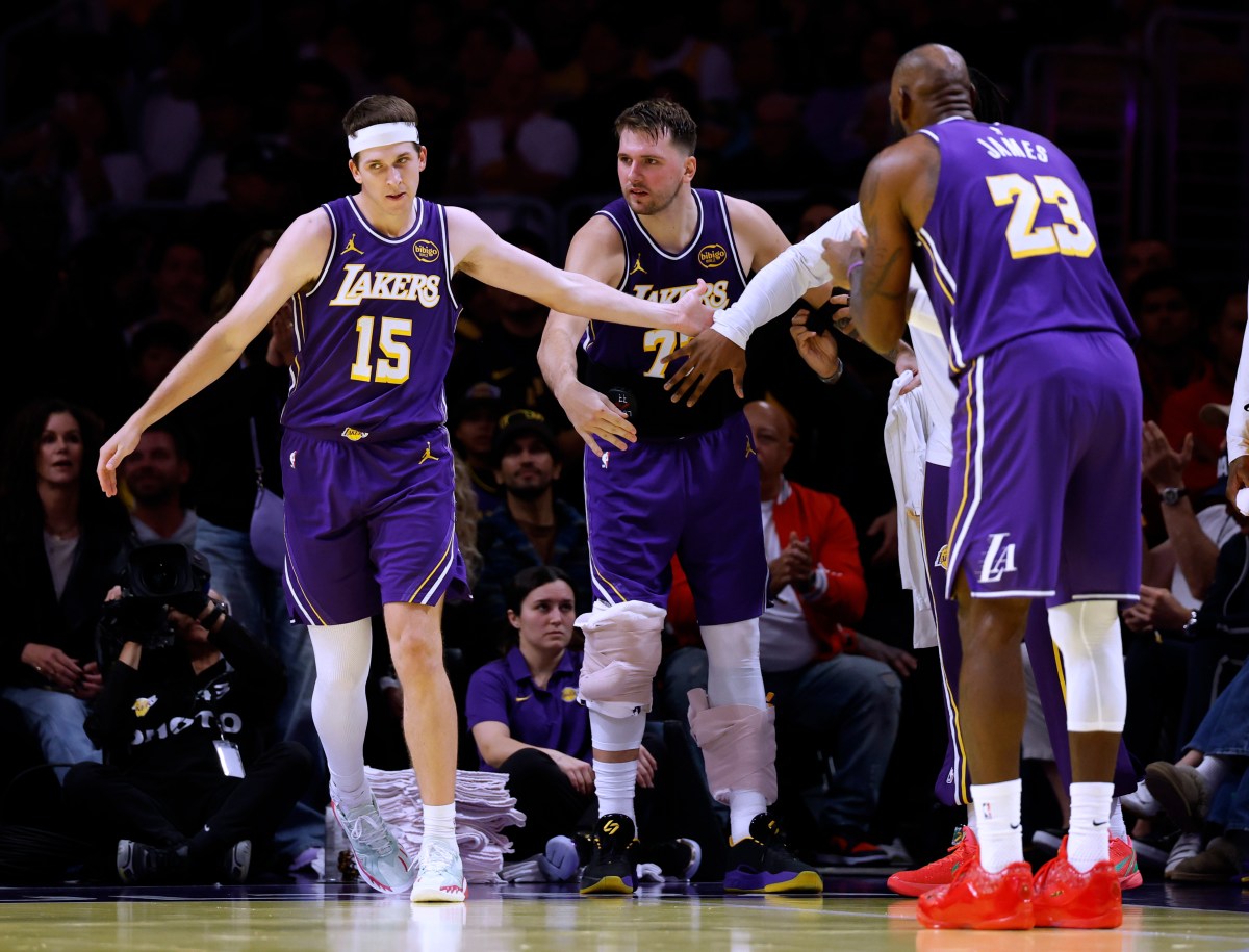 Los Lakers reciben noticias sorpresa sobre lesiones en Austin Reaves vs Suns