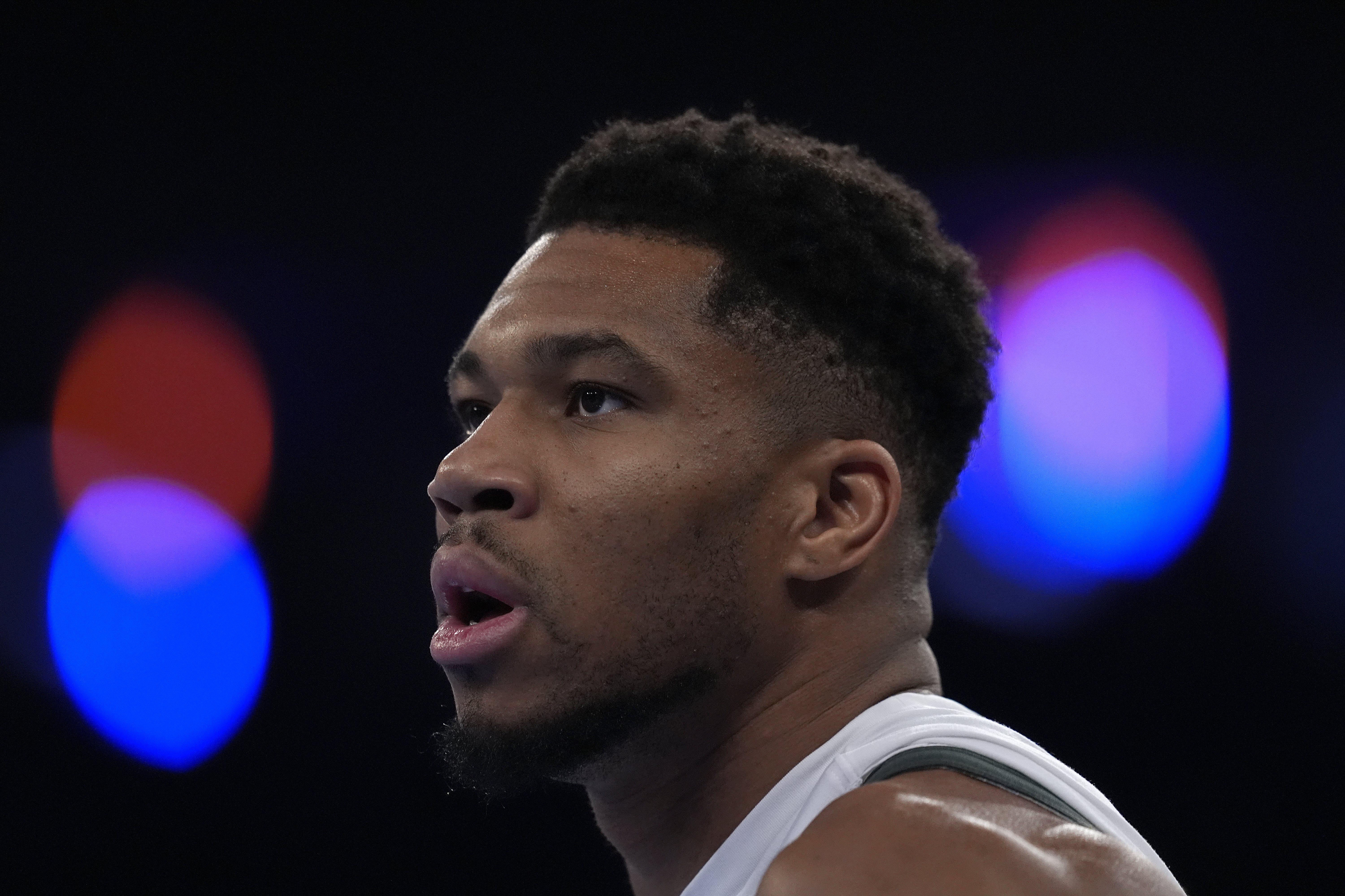 One Team Emerging as Favorite in Giannis Antetokounmpo Sweepstakes: Report