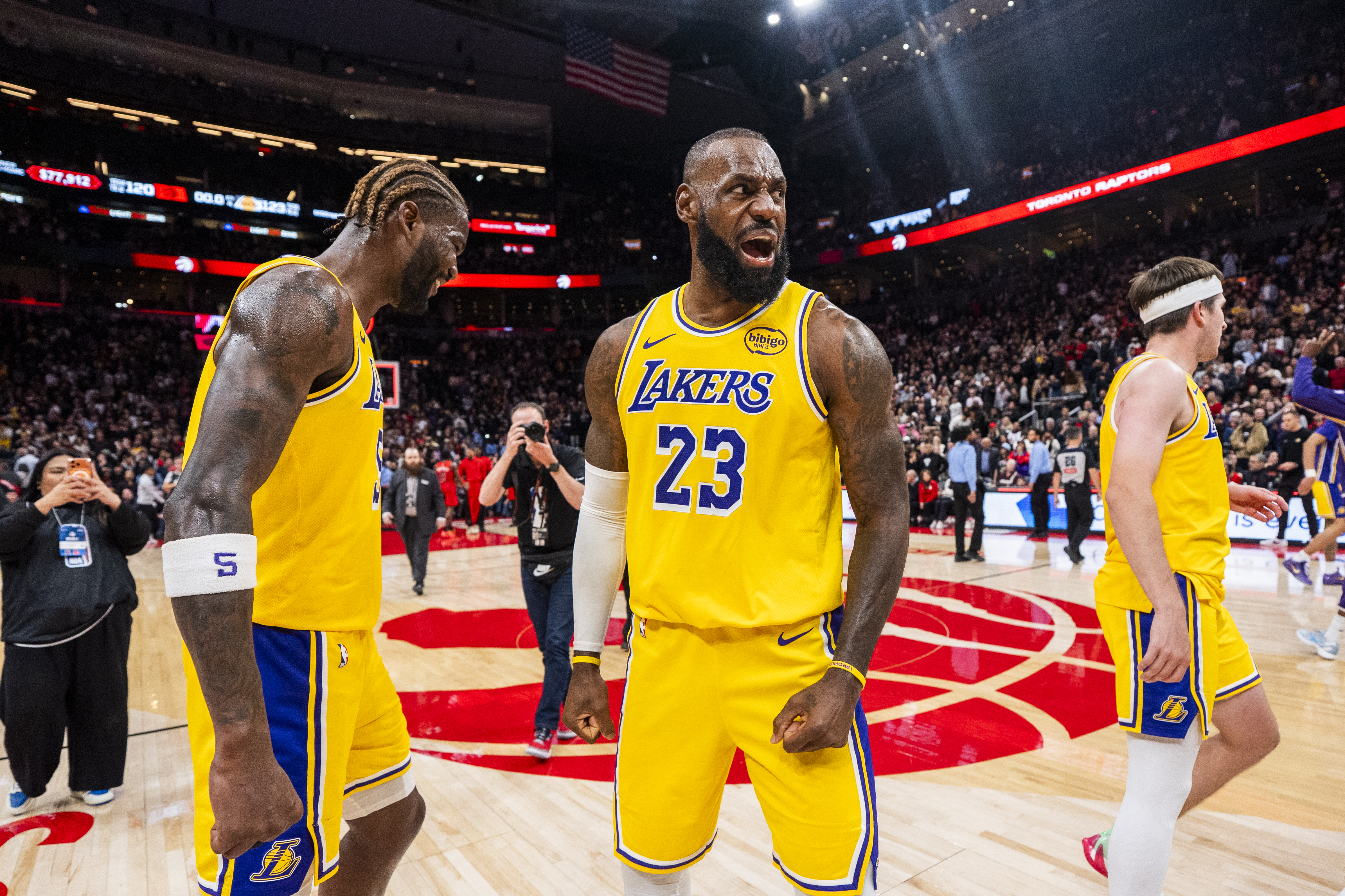 LeBron James Gets Into Physical Altercation in Lakers Win vs Suns