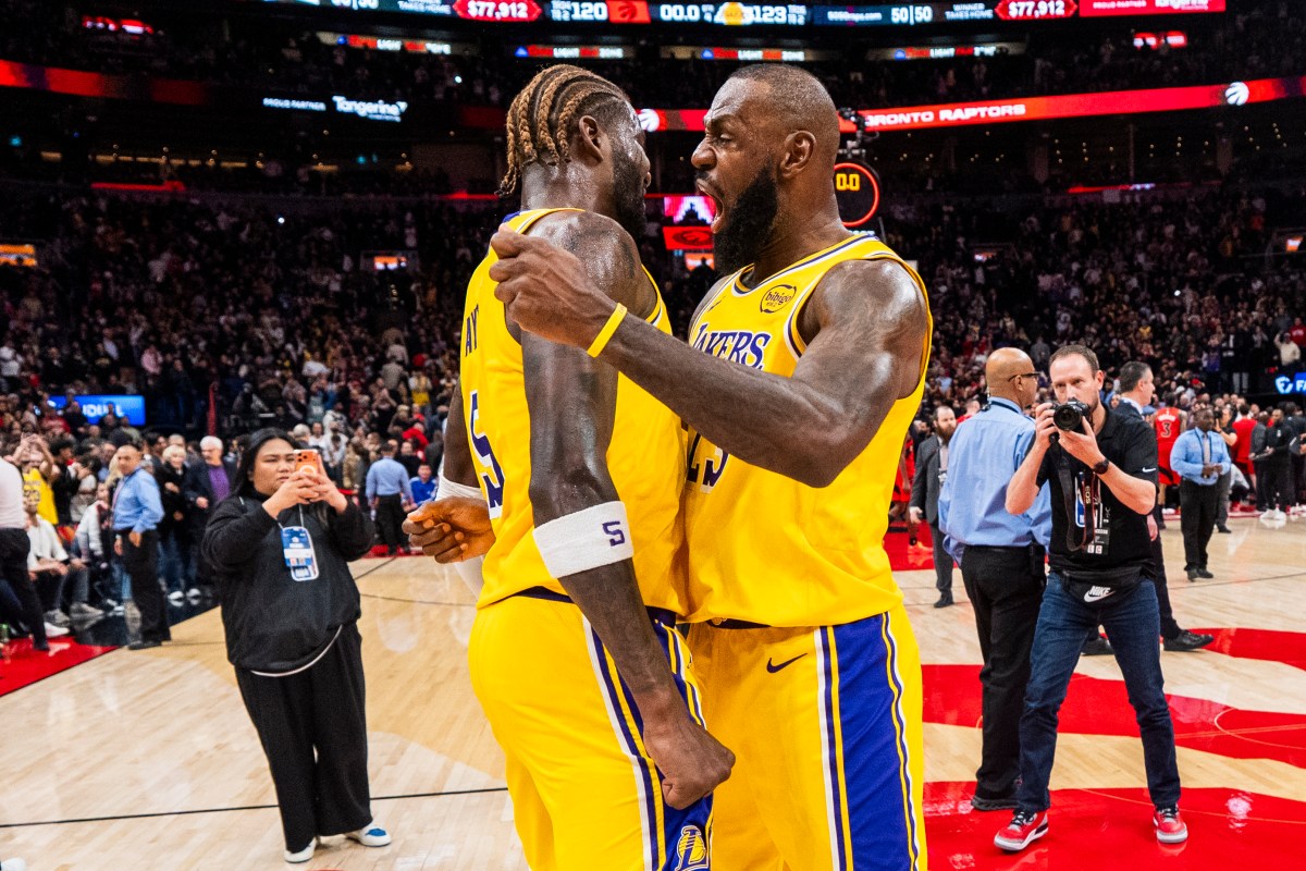 LeBron James Dribbles Past History for Lakers' Dramatic Win