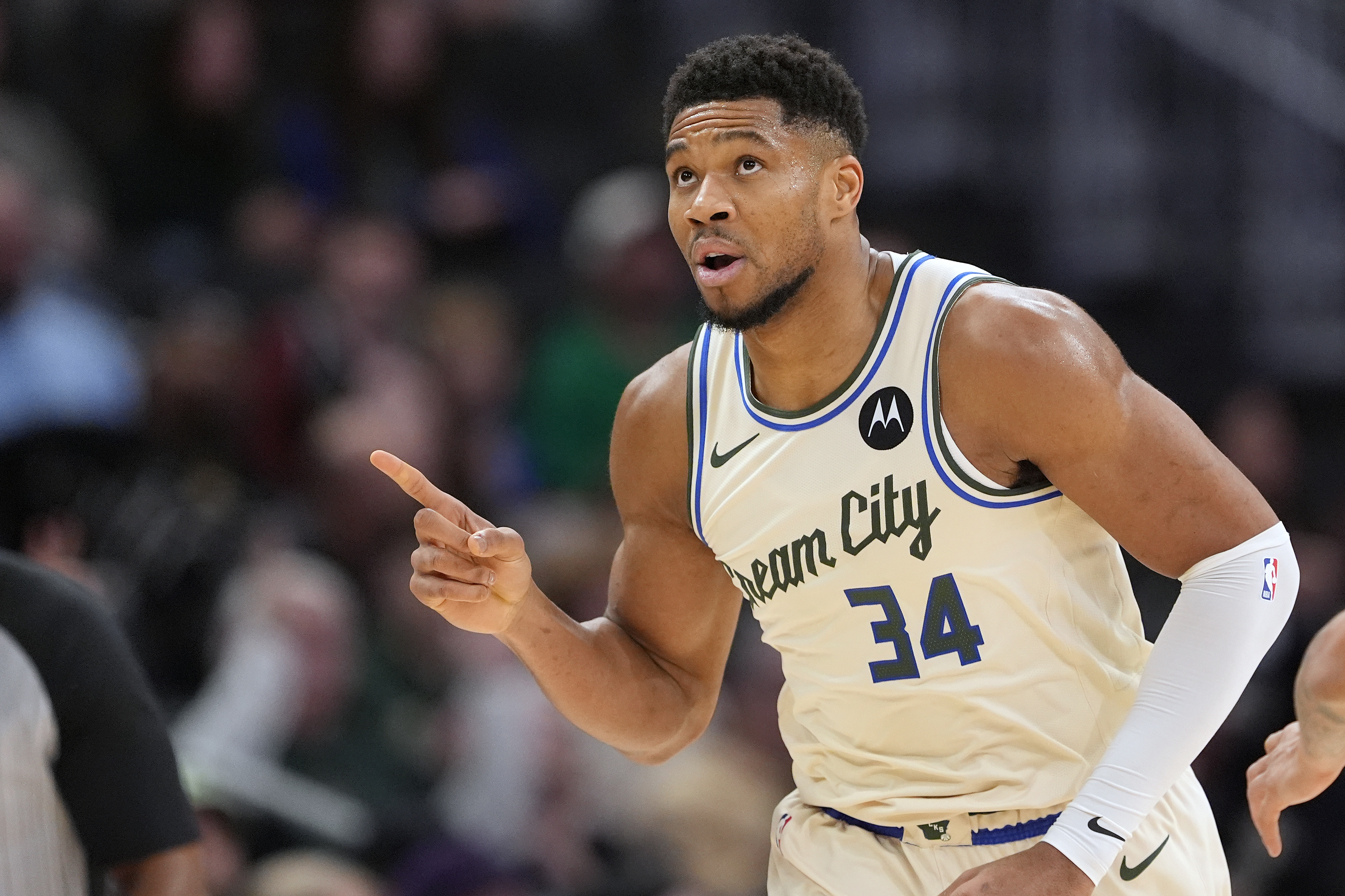 Giannis Antetokounmpo Contemplating Future With Bucks: Report