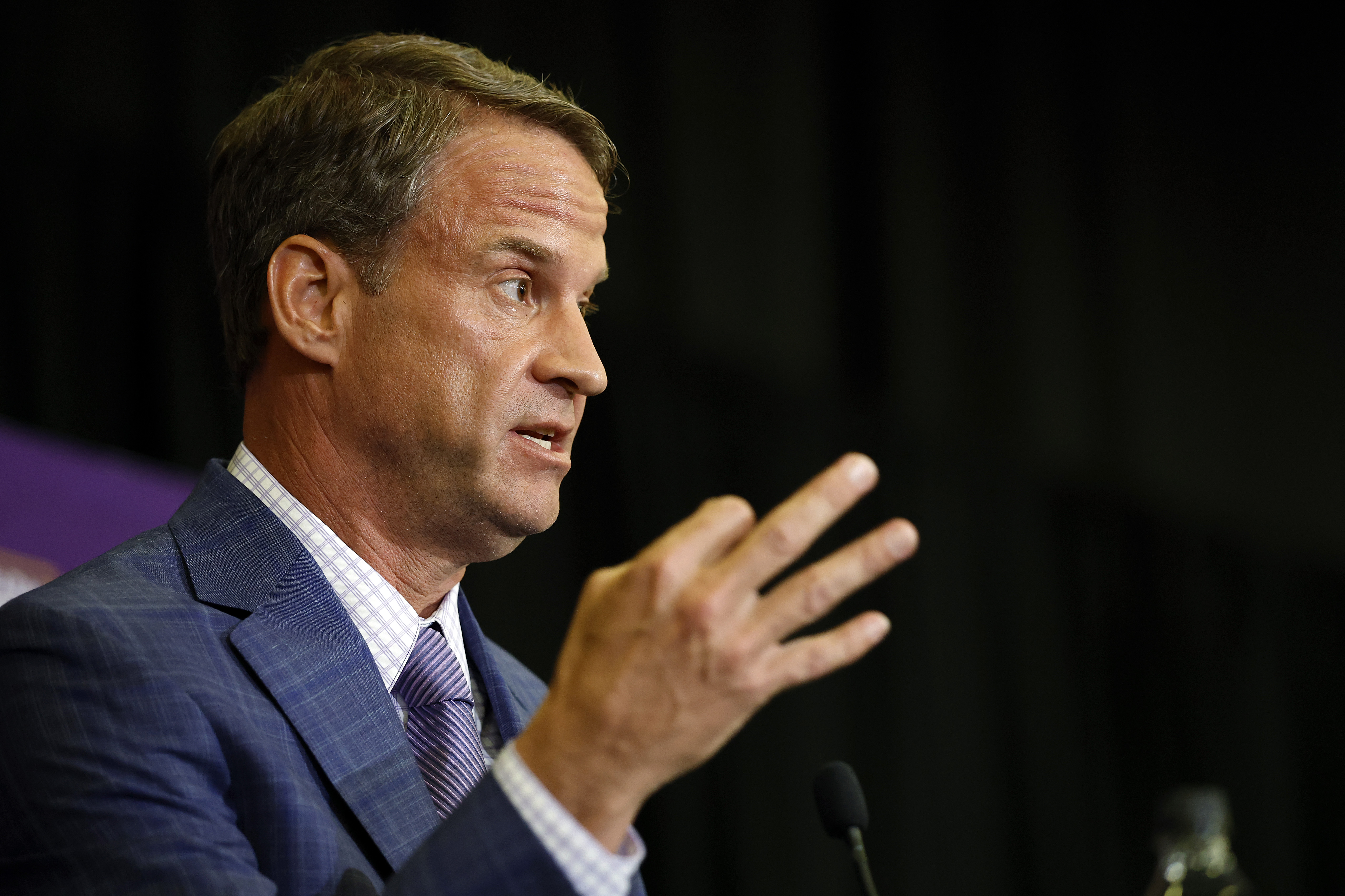 Lane Kiffin Faces Concerning Development With LSU Coaching Staff