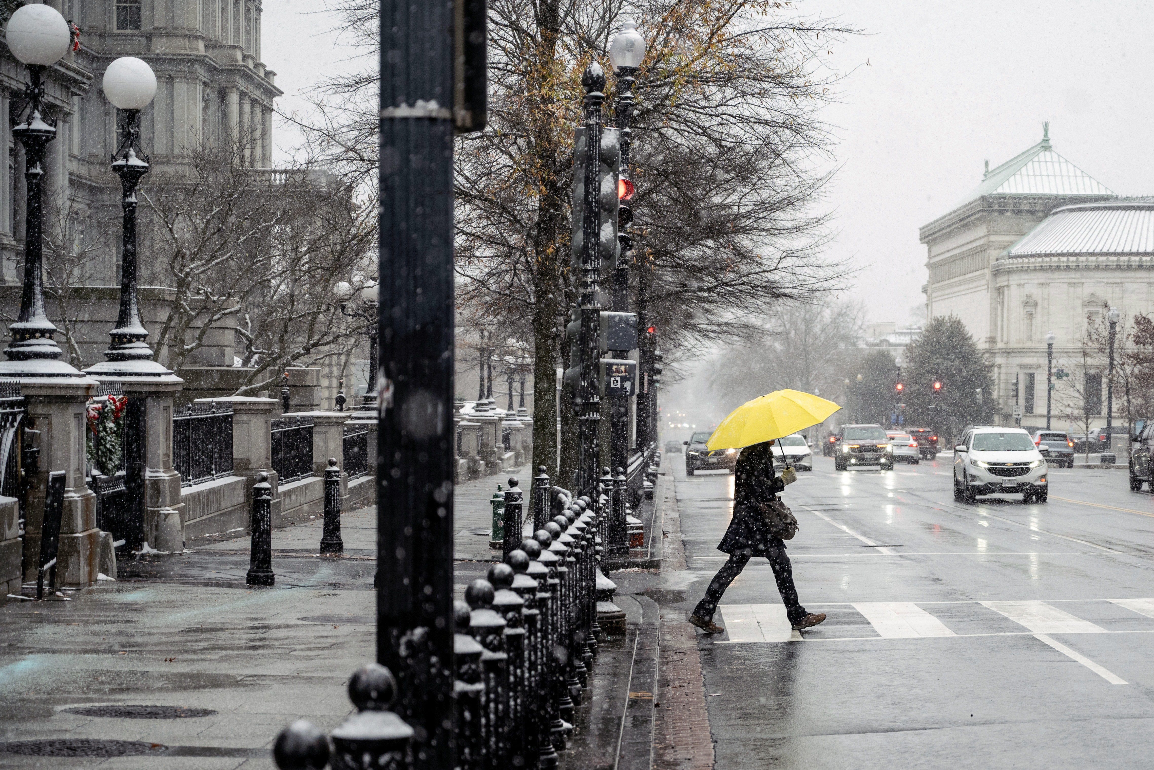 Winter Storm Warning As Two Feet of Snow To Hit: 'Considerable Disruptions'