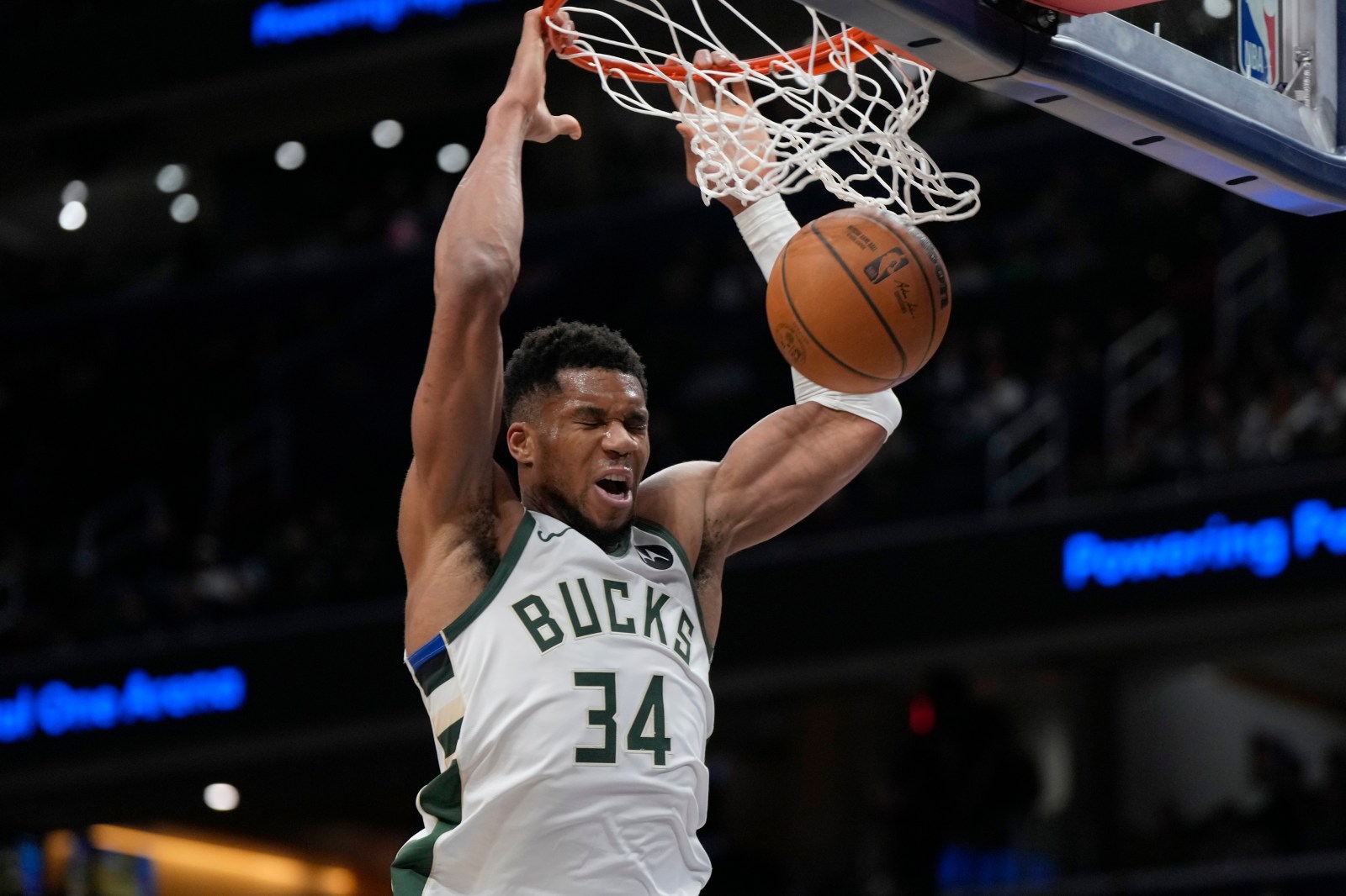 Giannis Antetokounmpo, Milwaukee Bucks