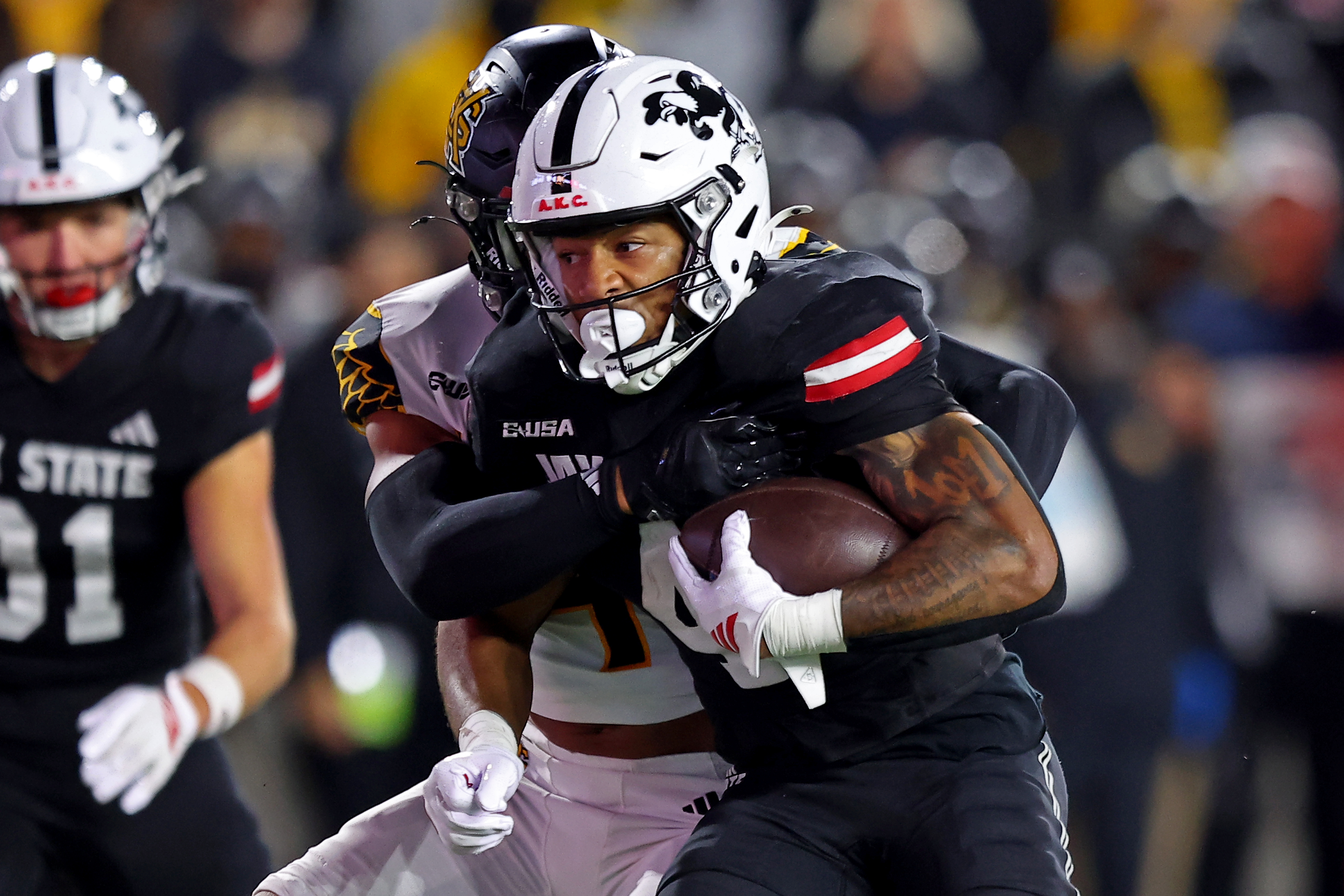 FBS Leading Rusher Enters Transfer Portal After All-America Season