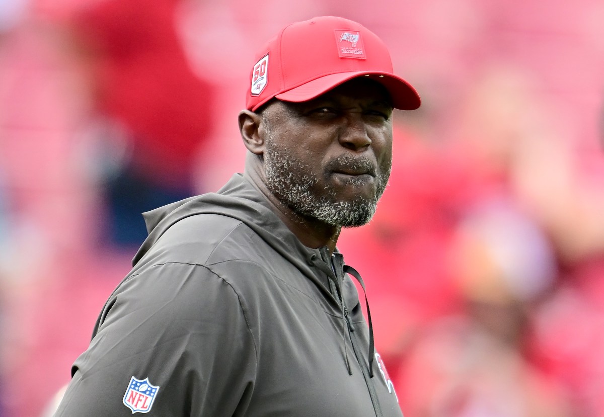 Todd Bowles dos Buccaneers Grande explosão após a vitória dos Falcons Todd Bowles dos Buccaneers Grande explosão após a vitória dos Falcons