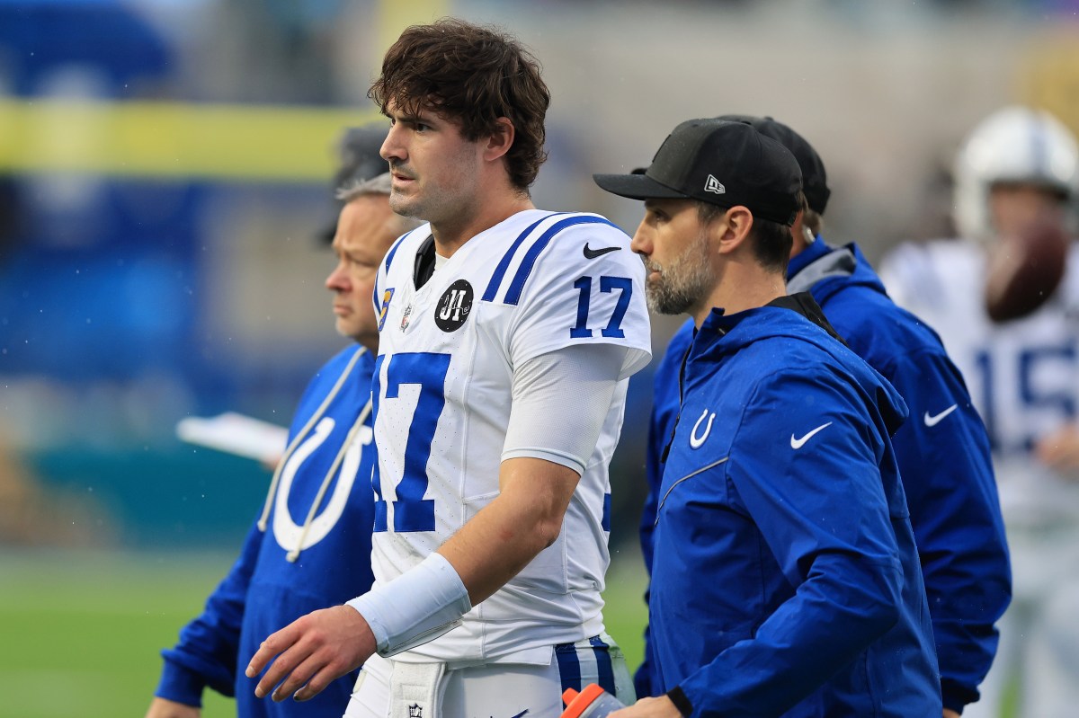O técnico dos Colts oferece atualizações sobre a pequena lesão de Daniel Jones após o jogo dos Jaguars