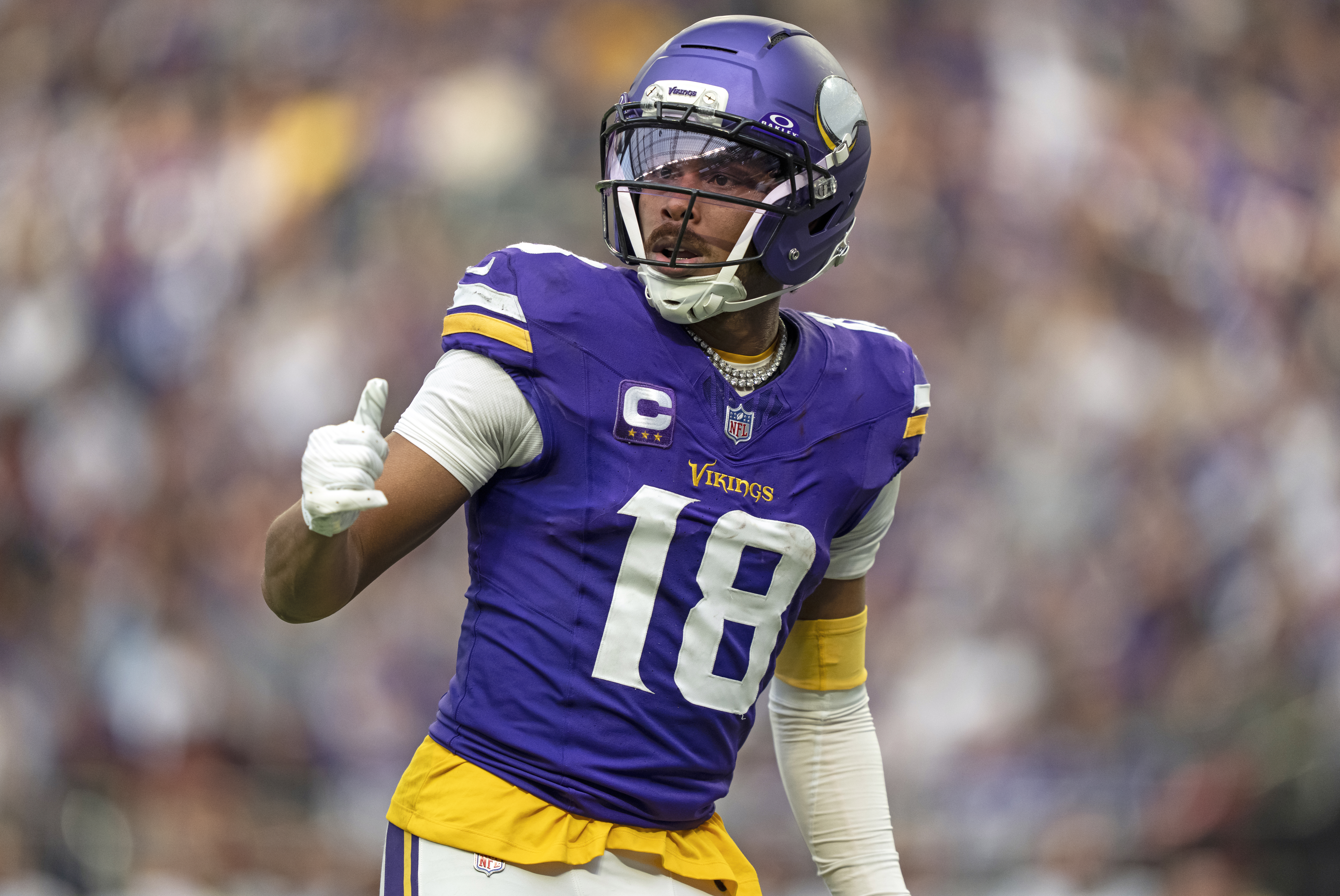 Vikings WR Justin Jefferson Involved in Sideline Incident With Team Security