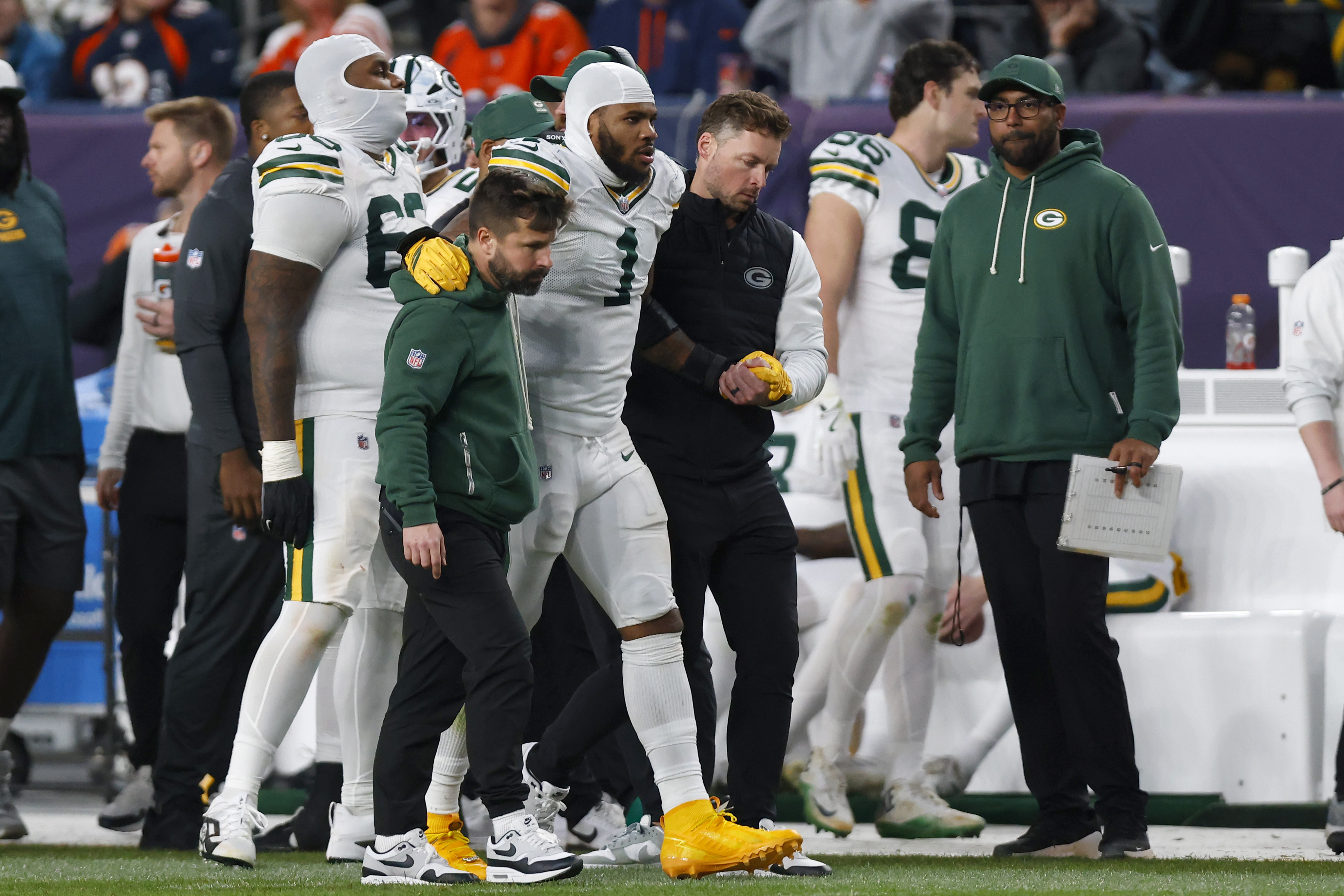 Packers Believe Micah Parsons Suffered Season-Ending Injury vs. Broncos
