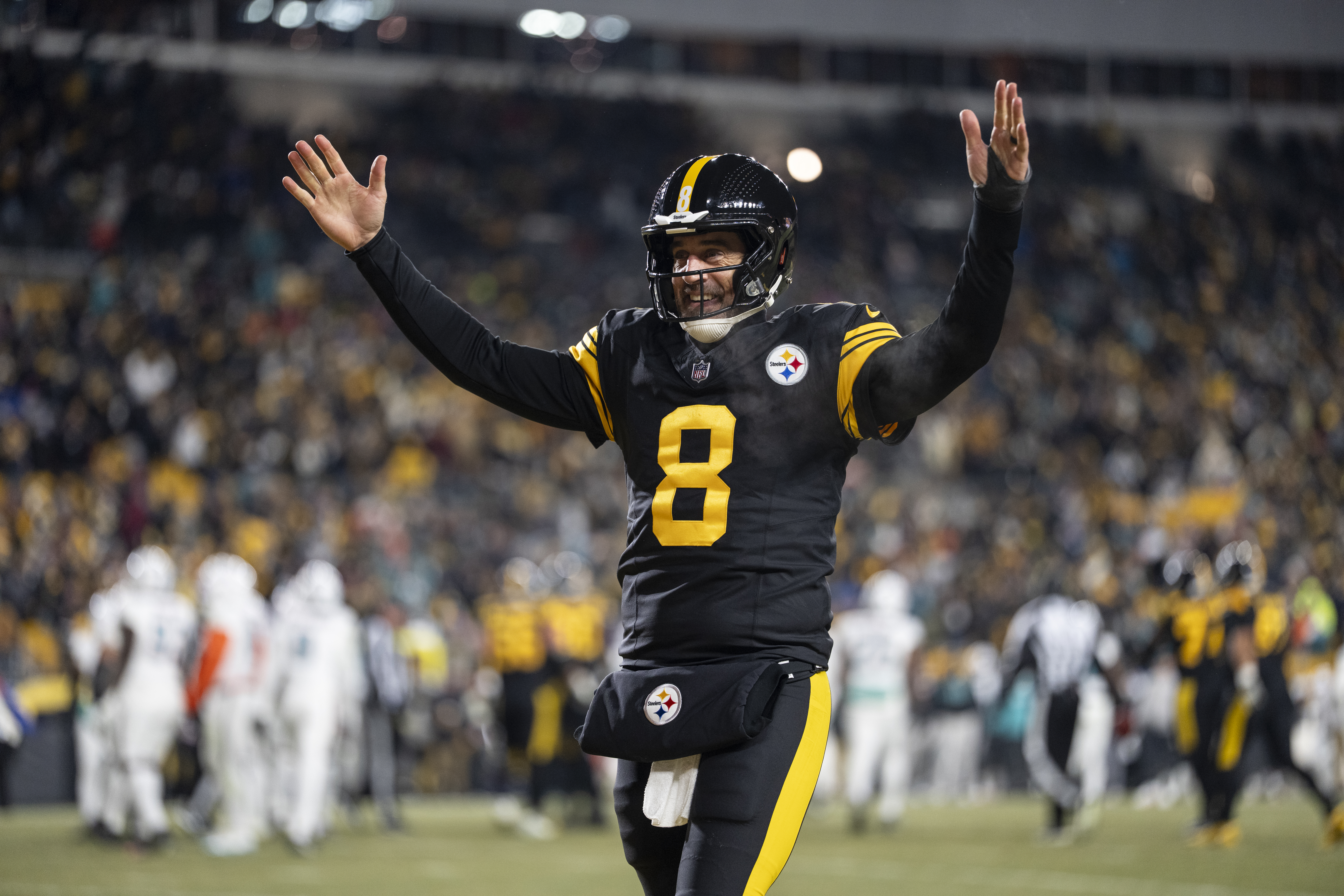 Steelers Could Add New Aaron Rodgers Weapon After Abrupt Release