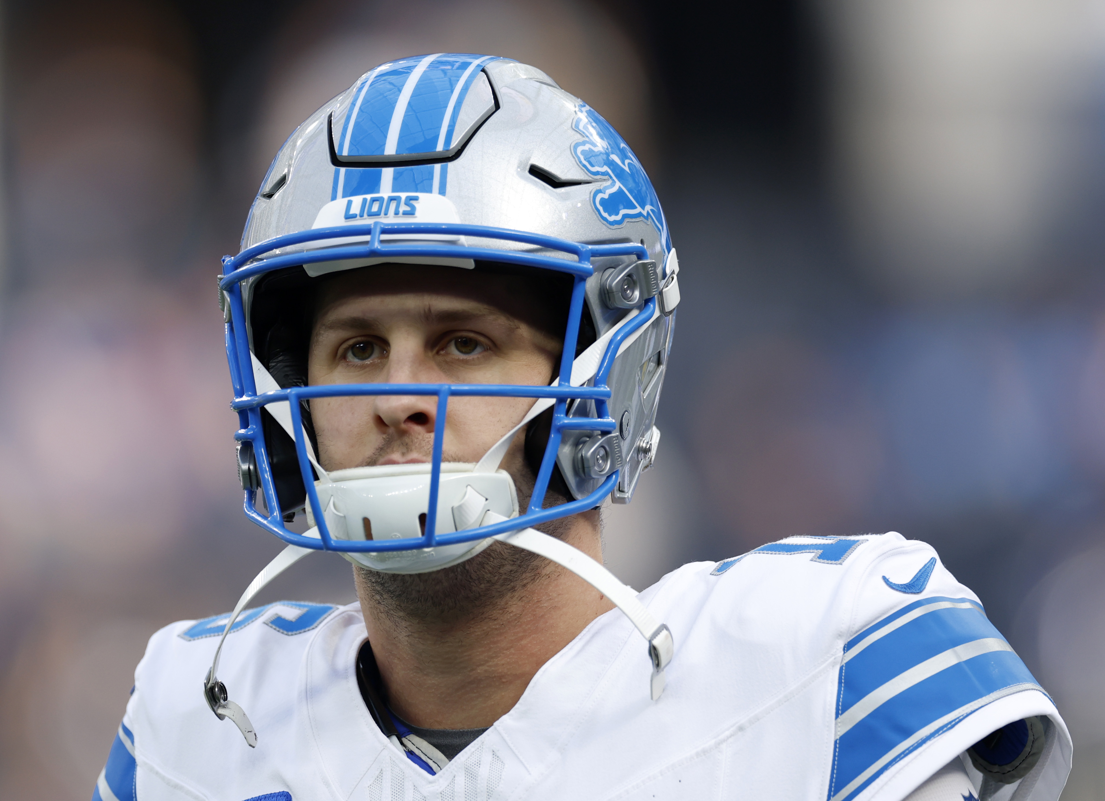 Start These Two Veteran Quarterbacks in Week 16 but Sit Trevor Lawrence