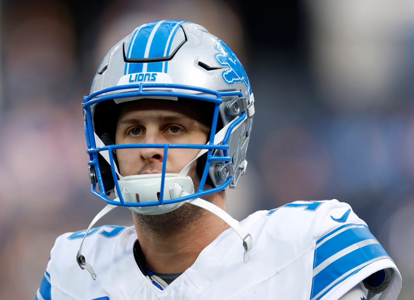 Start These Two Veteran Quarterbacks in Week 16 but Sit Trevor Lawrence