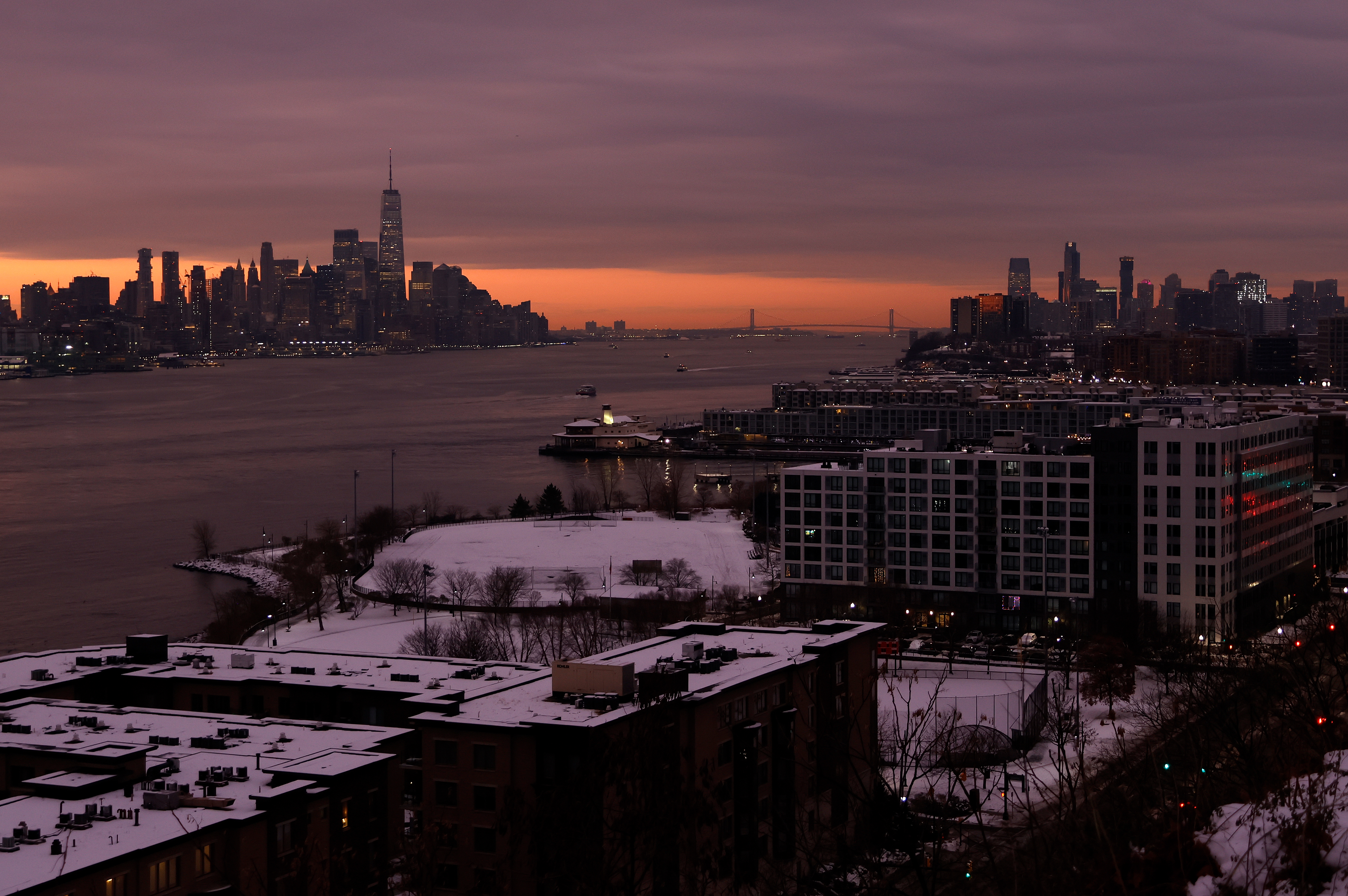 Up to 10 Inches of Snow Expected to Snarl Christmas Weekend Travel