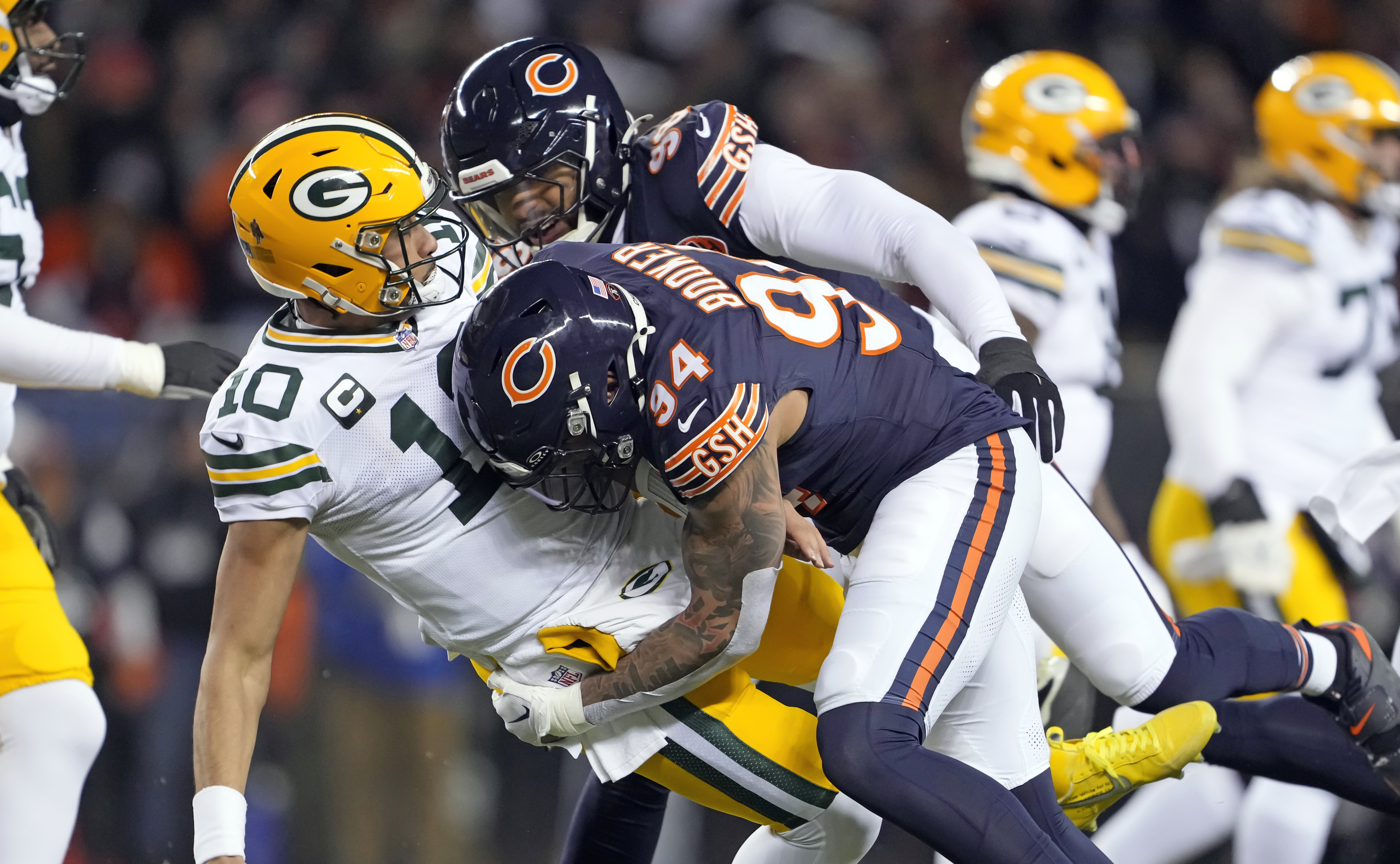 Packers QB Jordan Love Exits Bears Game After Taking Vicious Hit