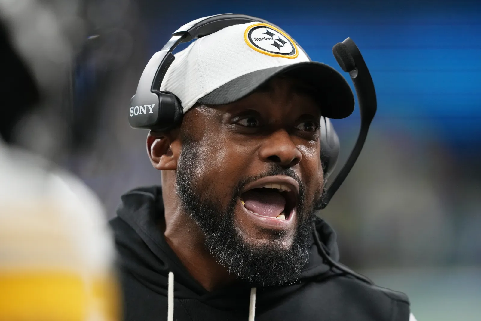 Mike Tomlin's Take on DK Metcalf's Fan Altercation: A Lesson in Sportsmanship