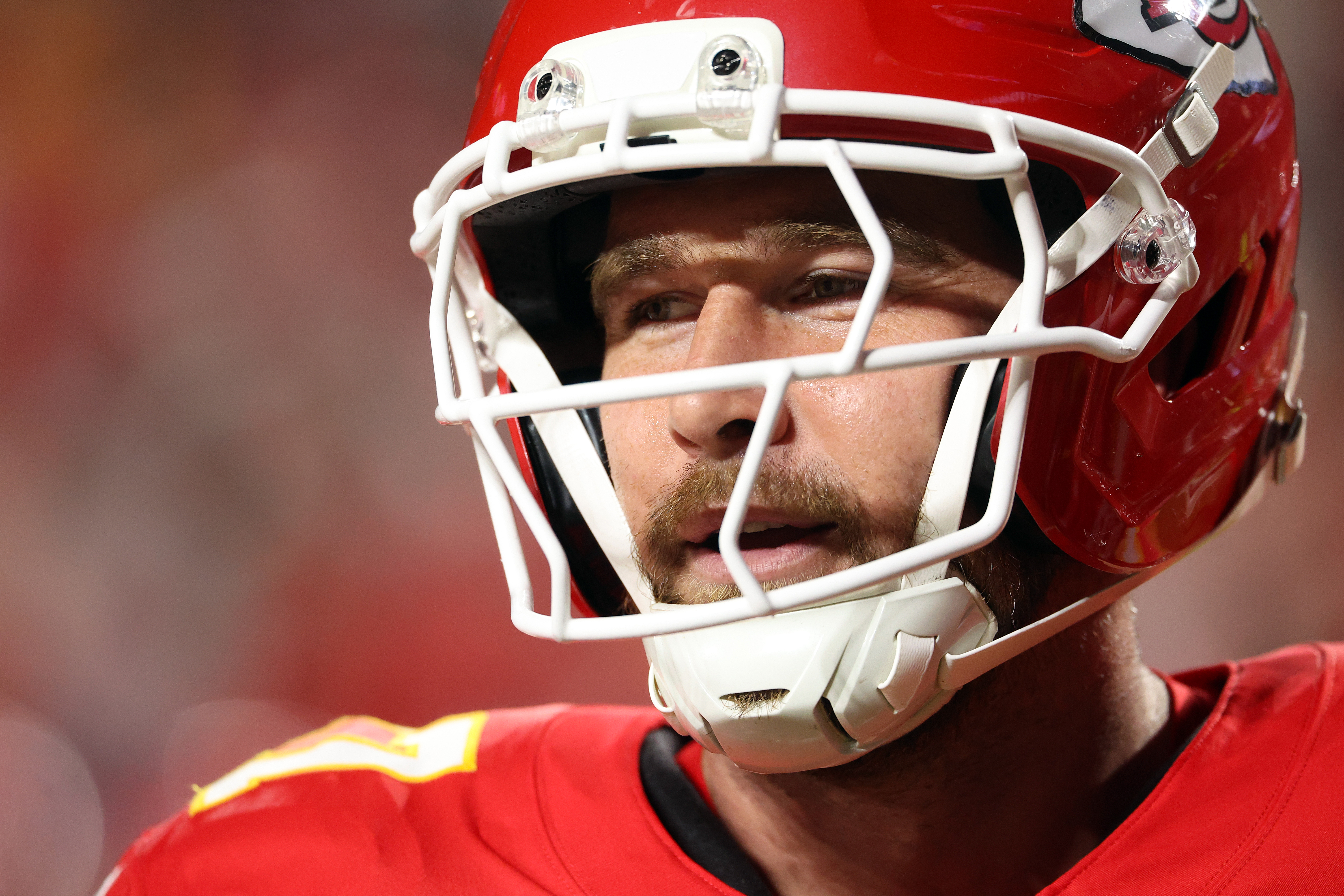 Chiefs’ Travis Kelce Reacts to Final Home Game of His Season