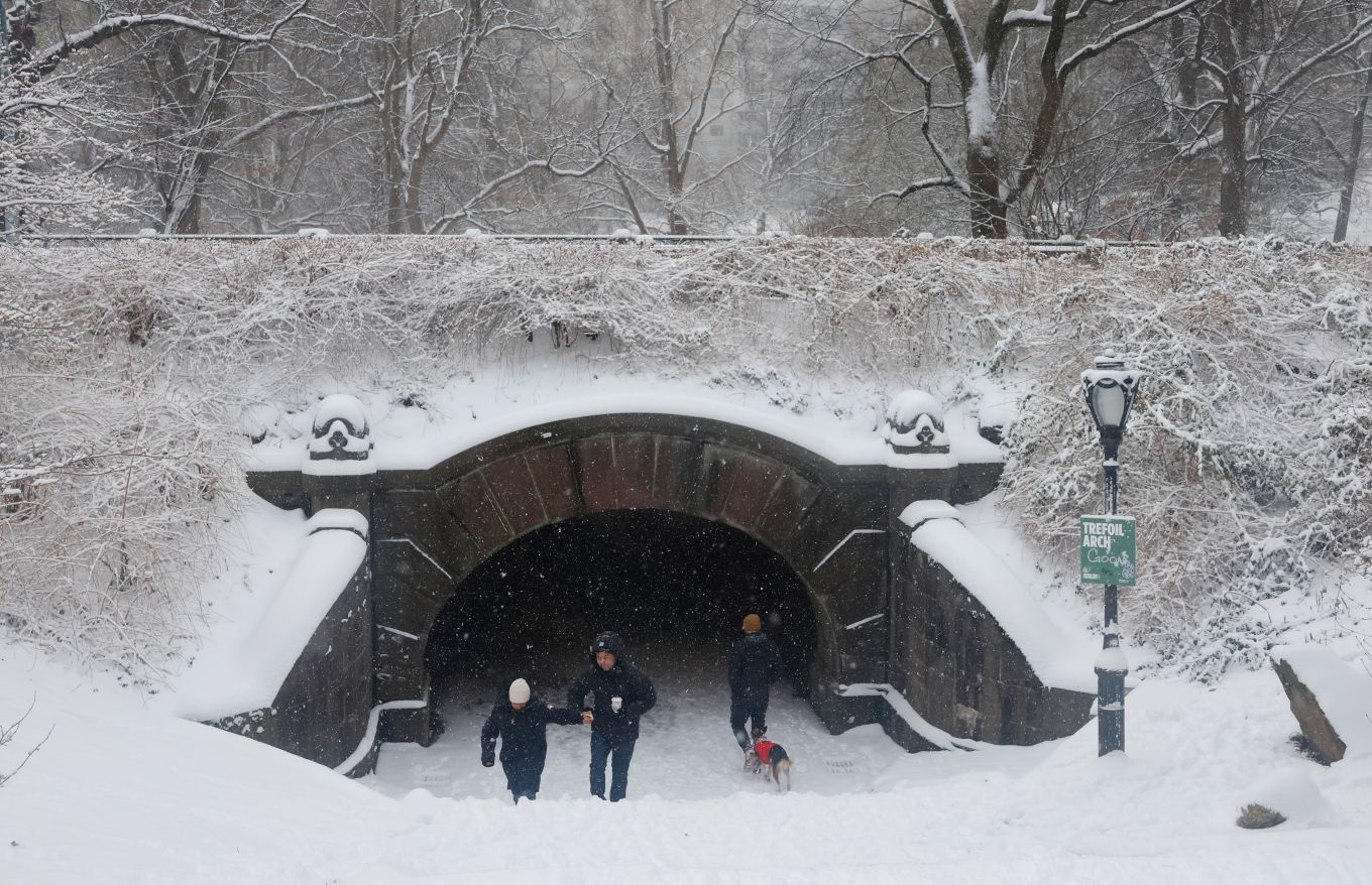 New Year’s Eve Winter Storm Warning As 12 Inches of Snow Set To Fall ...