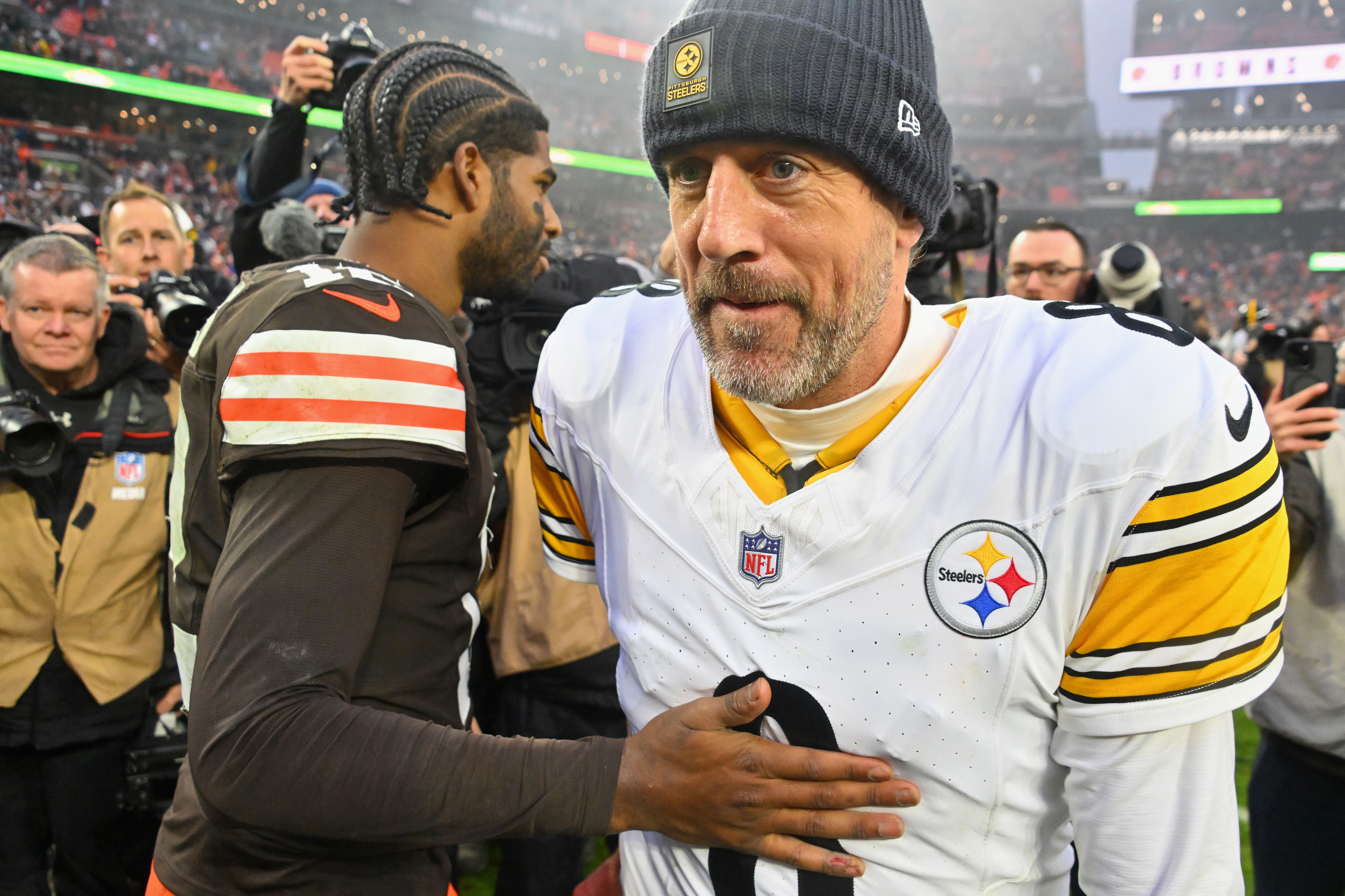 Cameras Capture Aaron Rodgers’ Postgame Interaction With Shedeur Sanders