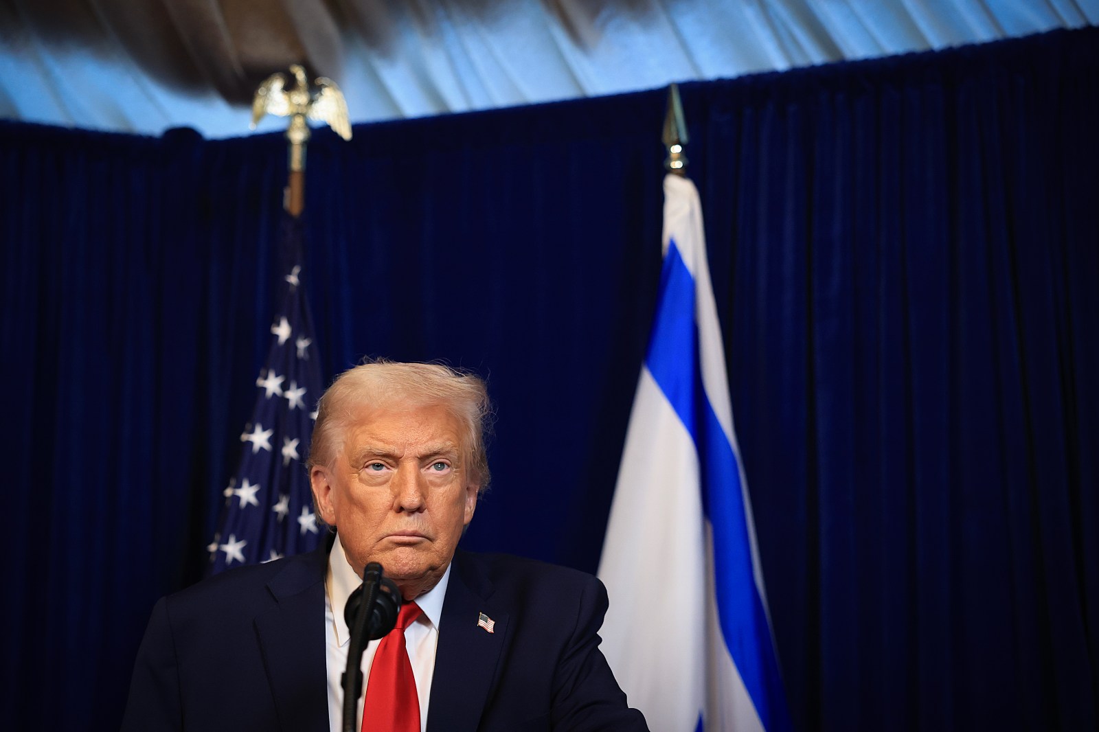 newsweek.com - Marni Rose McFall - Donald Trump mocked after seemingly confusing bald eagle with a falcon