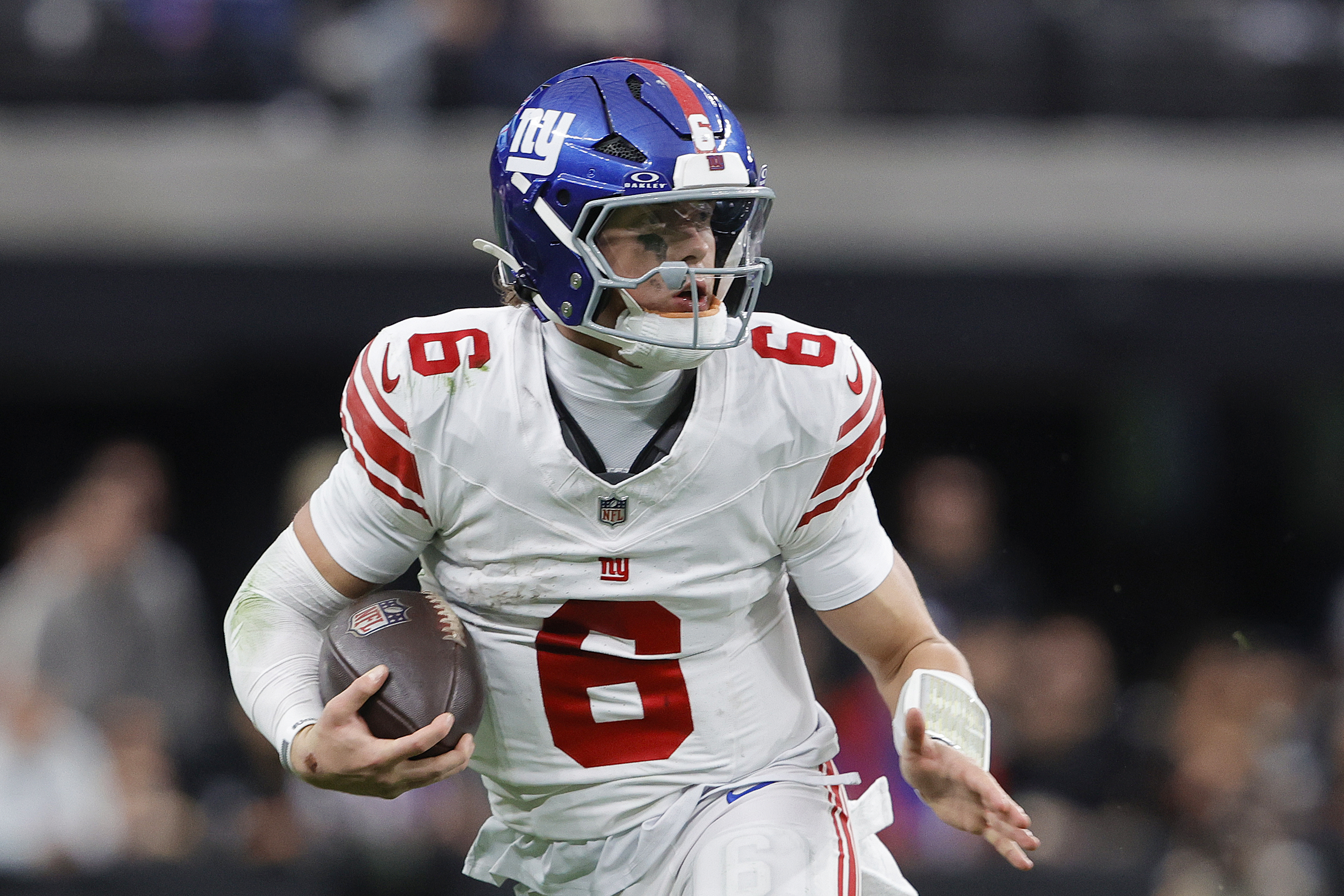 Giants Slapped With Concerning Outlook for QB Jaxson Dart