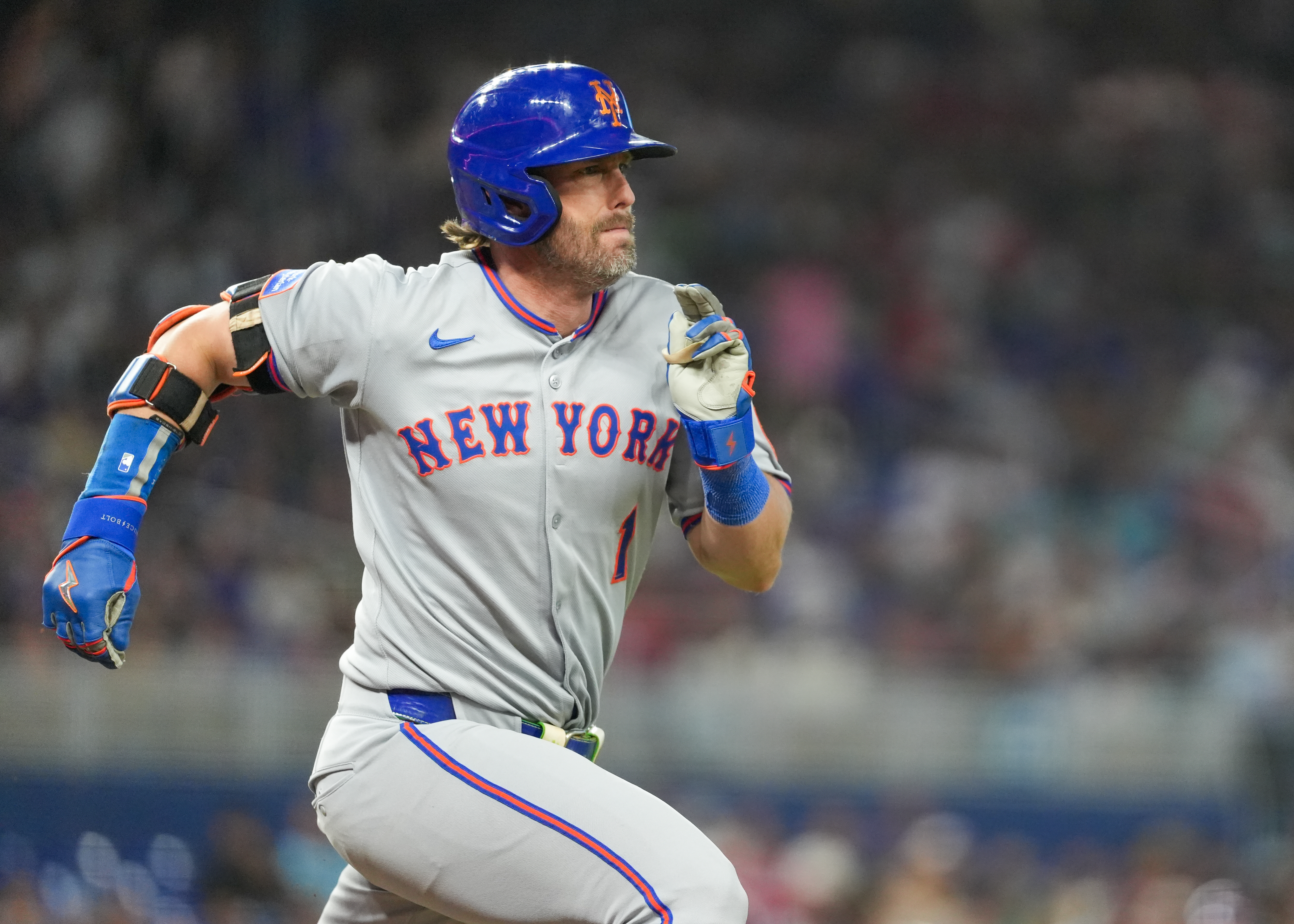 Blue Jays Predicted To Trade Gold Glove Winner For Mets Veteran