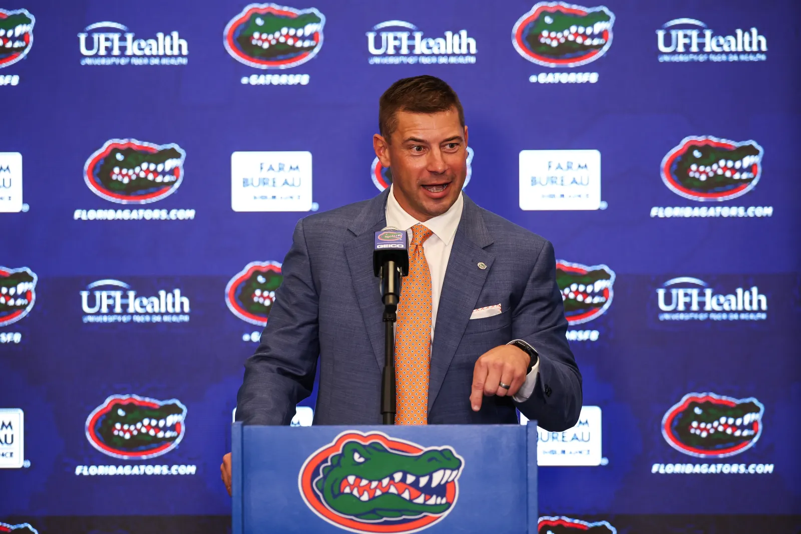 Florida Gators' Jon Sumrall Delivers a Stunning Blow to LSU's Lane Kiffin