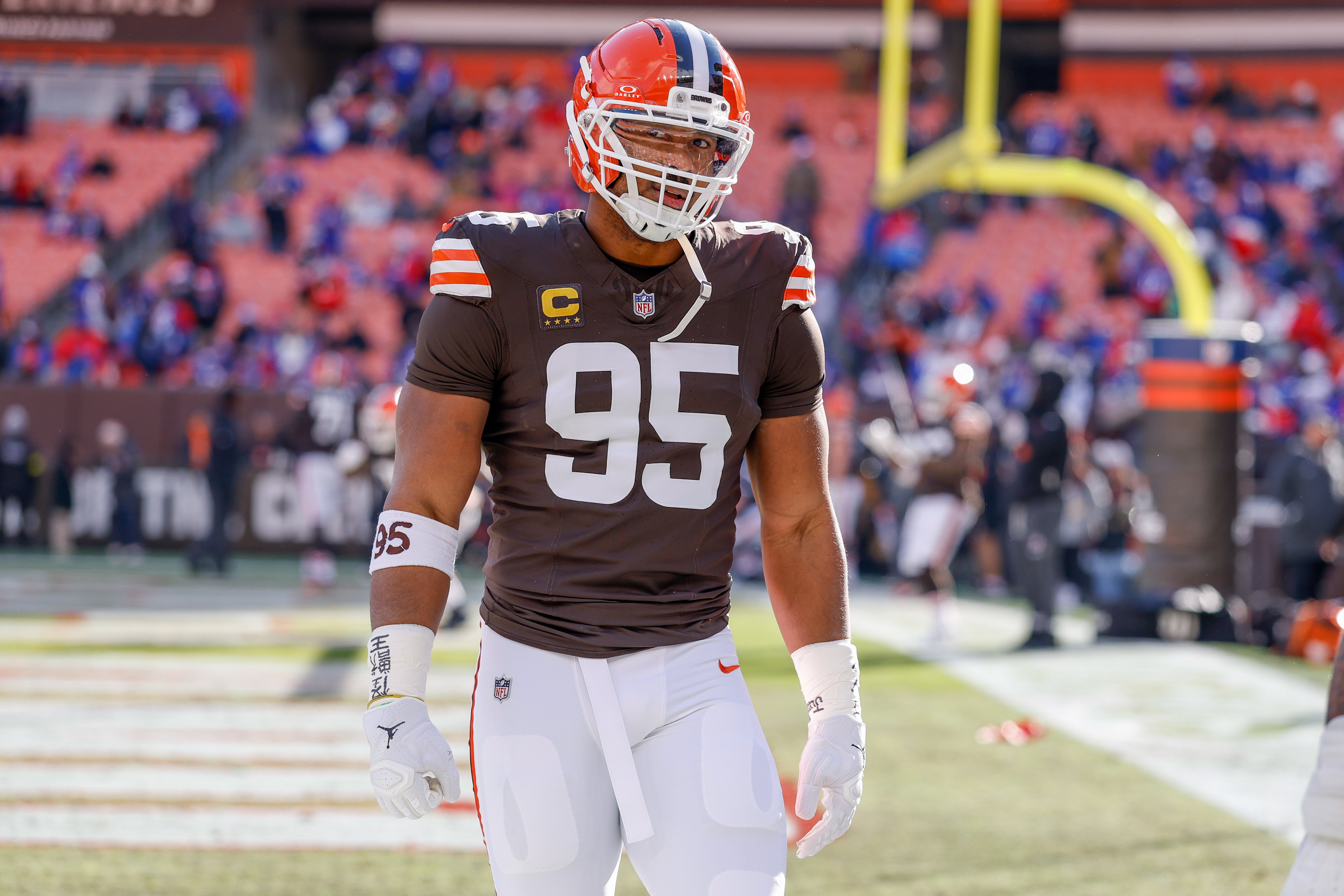 Browns' Myles Garrett Sends Clear Warning to Steelers QB Aaron Rodgers