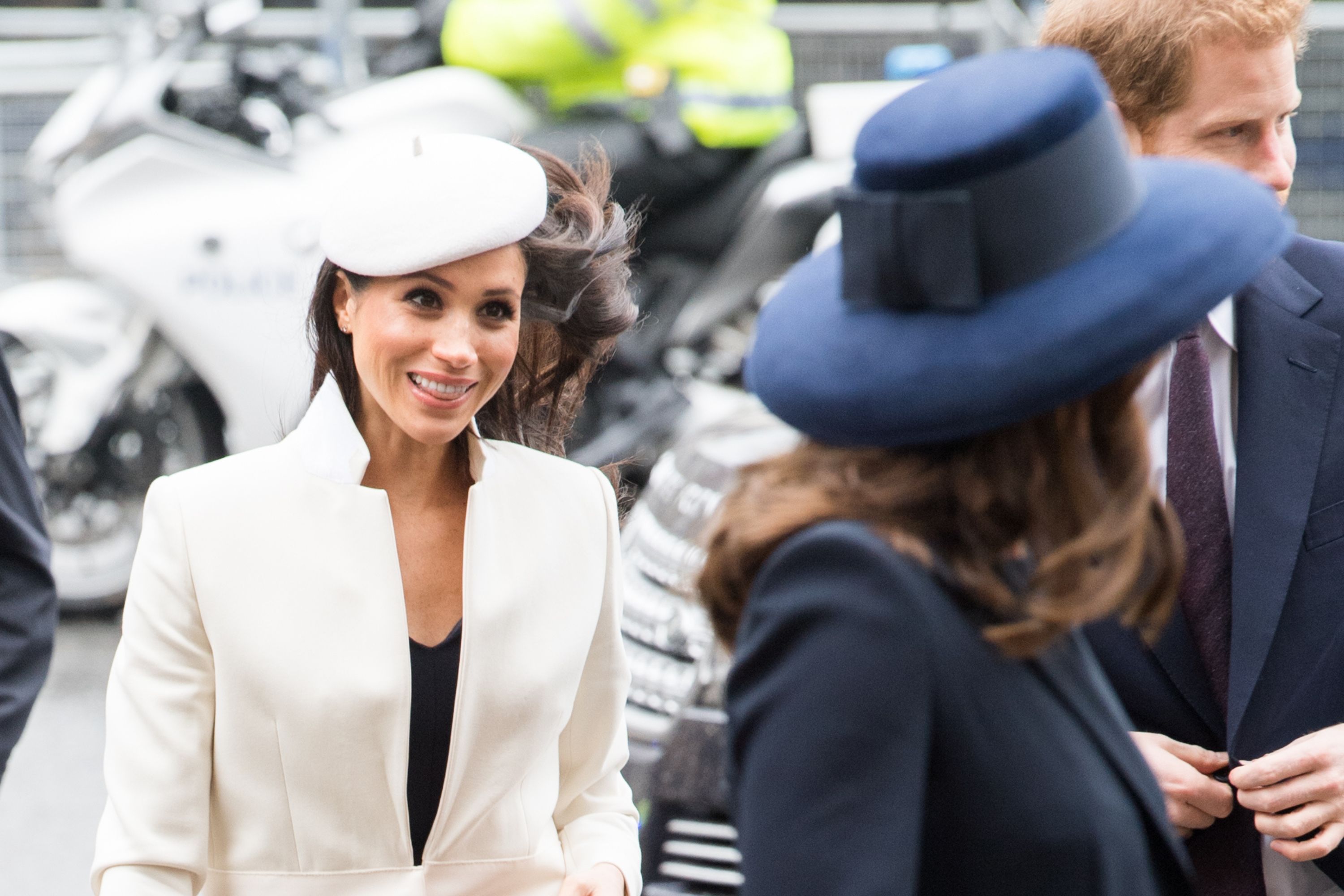 Meghan Markle's Body Language With Kate Goes Viral