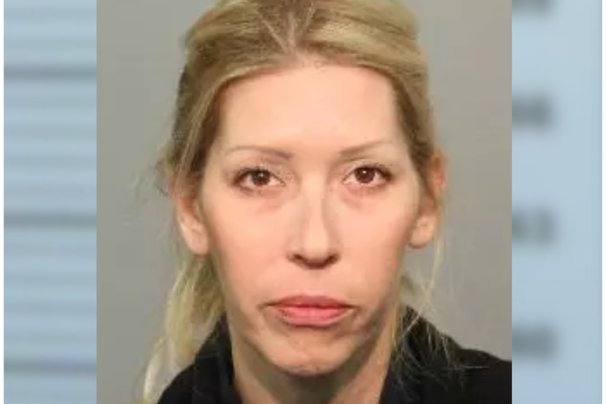 Mamá acusada de organizar una fiesta sexual entre adolescentes y retenida sin derecho a fianza durante 4 años Mamá acusada de organizar una fiesta sexual entre adolescentes y retenida sin derecho a fianza durante 4 años