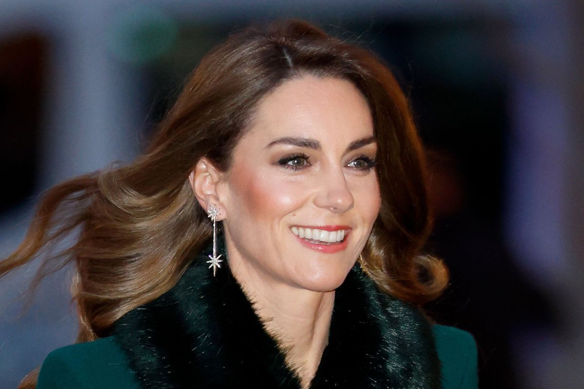 Princess Kate Being Hounded by the Paparazzi Goes Viral