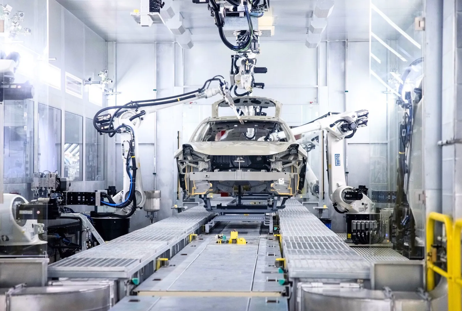 Germany’s Automakers Go to War With China, For China