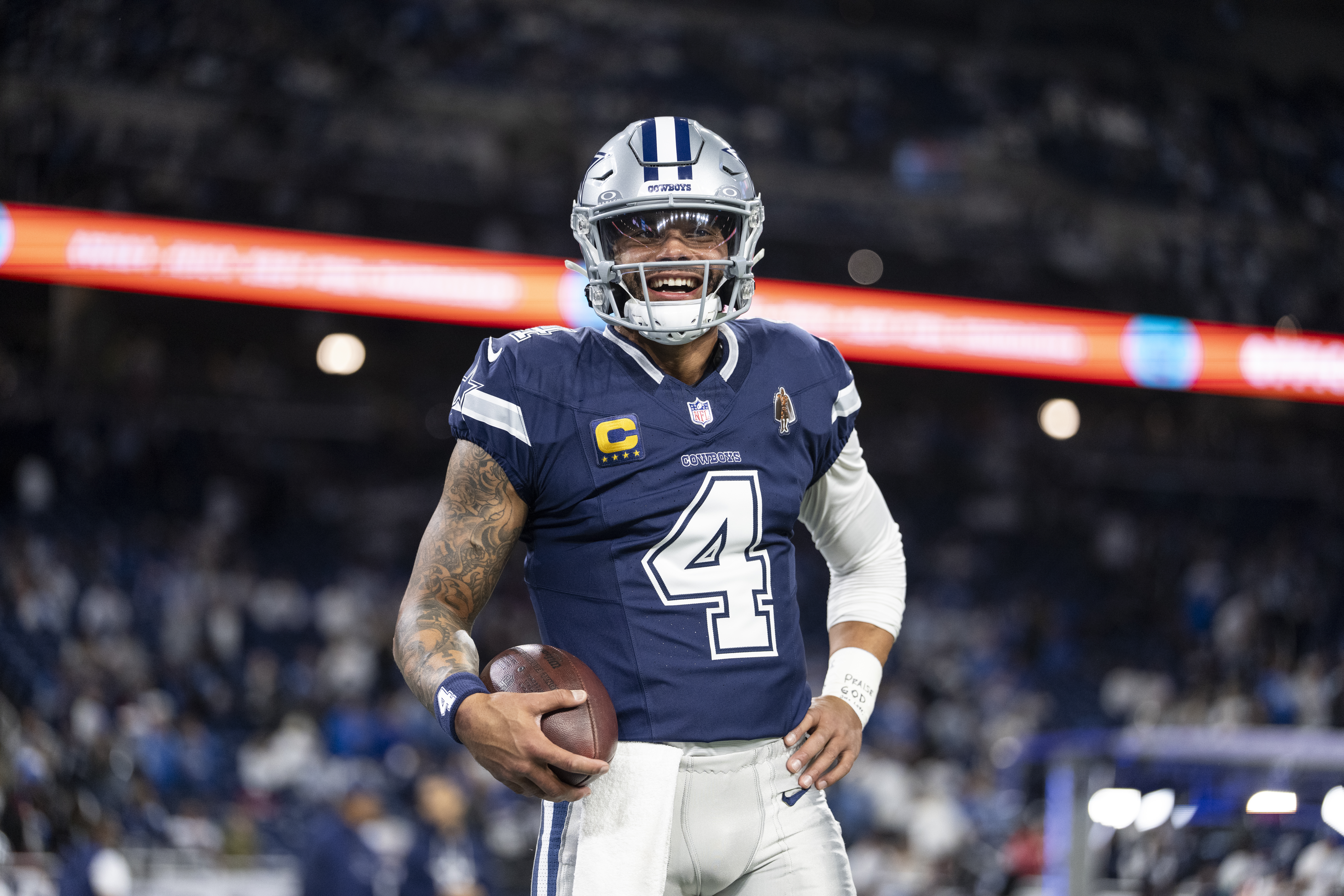 Start Dak Prescott in Fantasy Football But Bench This Veteran QB in Week 15