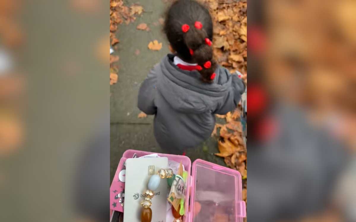 4-Year-old Given Gift by Classmate, Nothing Prepares Mom for What’s Inside