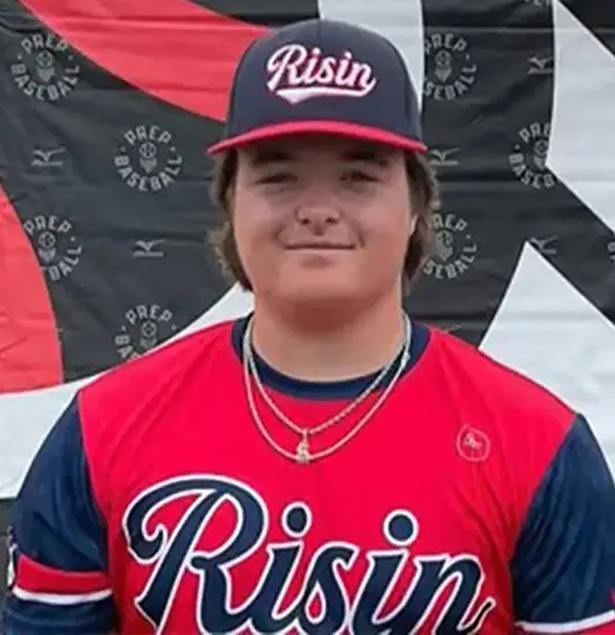 Jesse Mack Butler enfrenta protestos em julgamento após escapar da prisão Jesse Mack Butler enfrenta protestos em julgamento após escapar da prisão