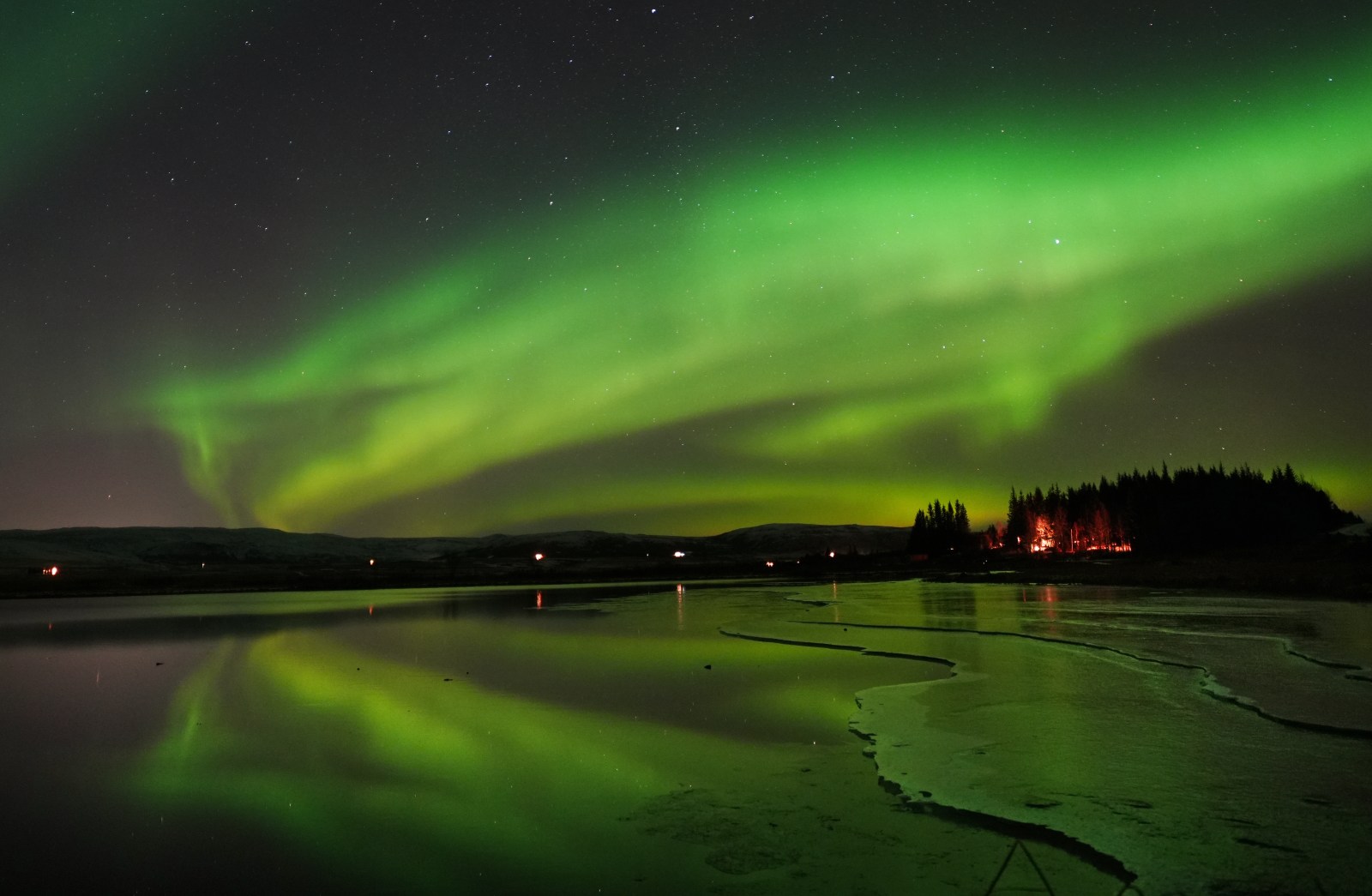 newsweek.com - Hollie Silverman - How to see northern lights: Geomagnetic storm may knock out power grid