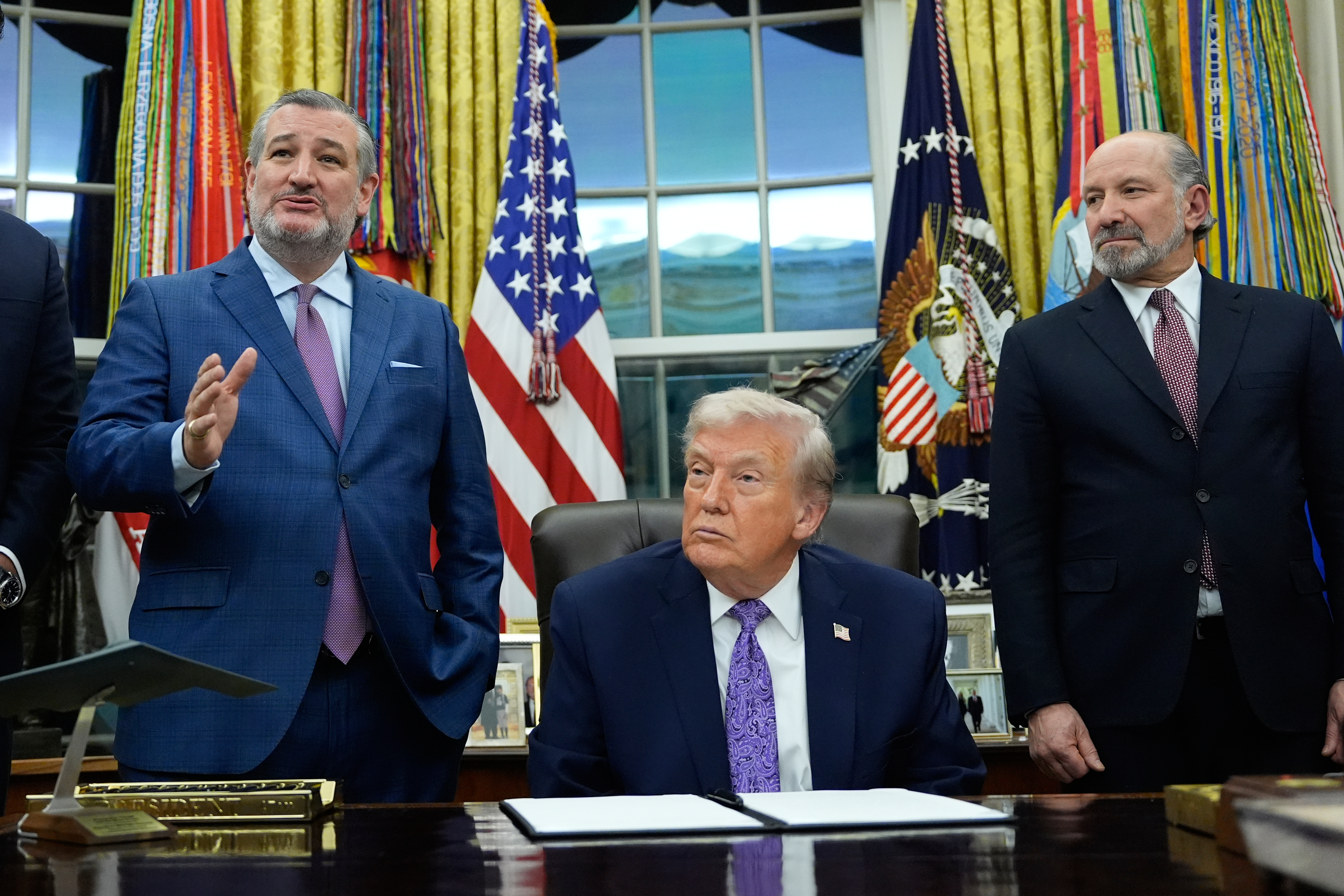 Donald Trump Floats Name for New Supreme Court Justice