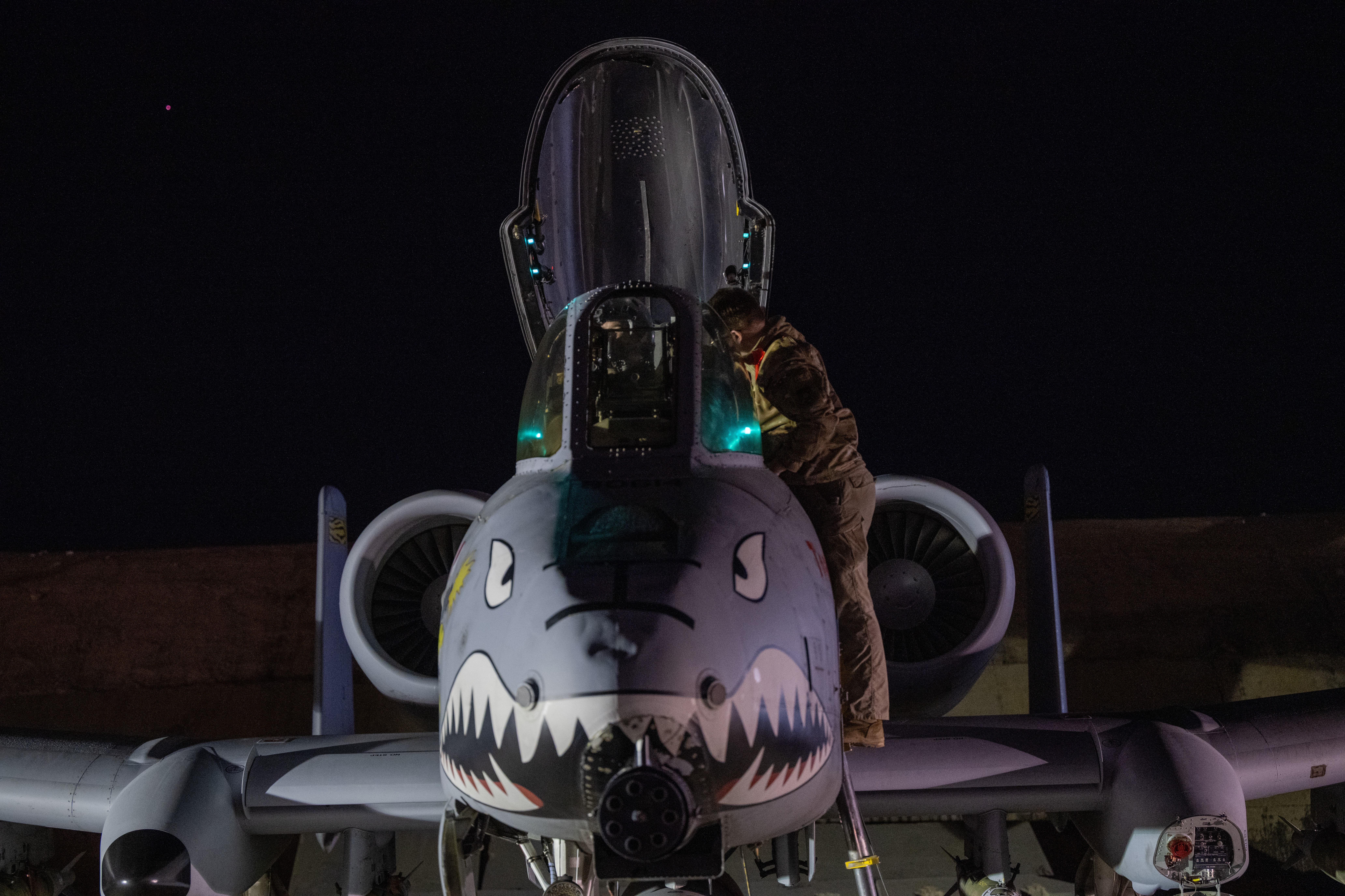 US Launches New ‘Large-Scale Strikes’ on ISIS Targets in Syria