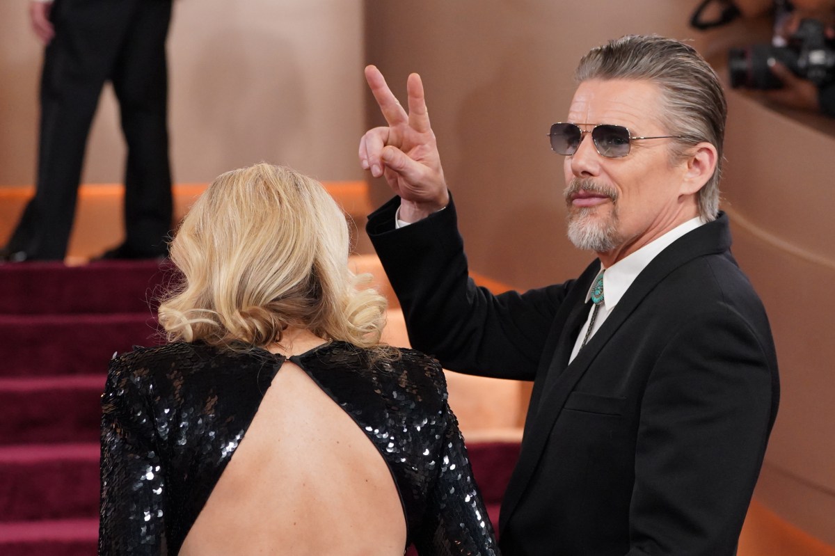 Ethan Hawke's profound advice on Oscars red carpet goes viral: "I'm healed"