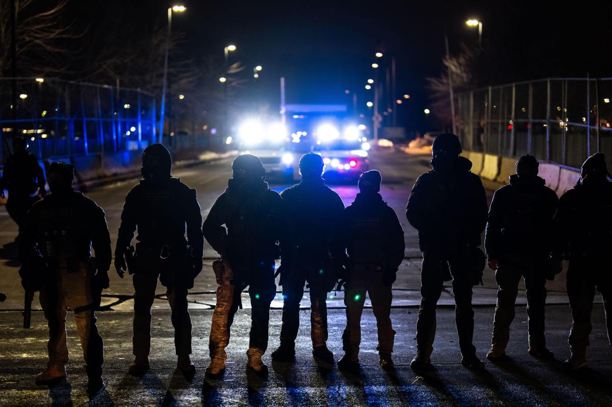 Federal Agents Fire Flashbangs at Anti-ICE Protesters: & 039;It& 039;s Terrorizing& 039;