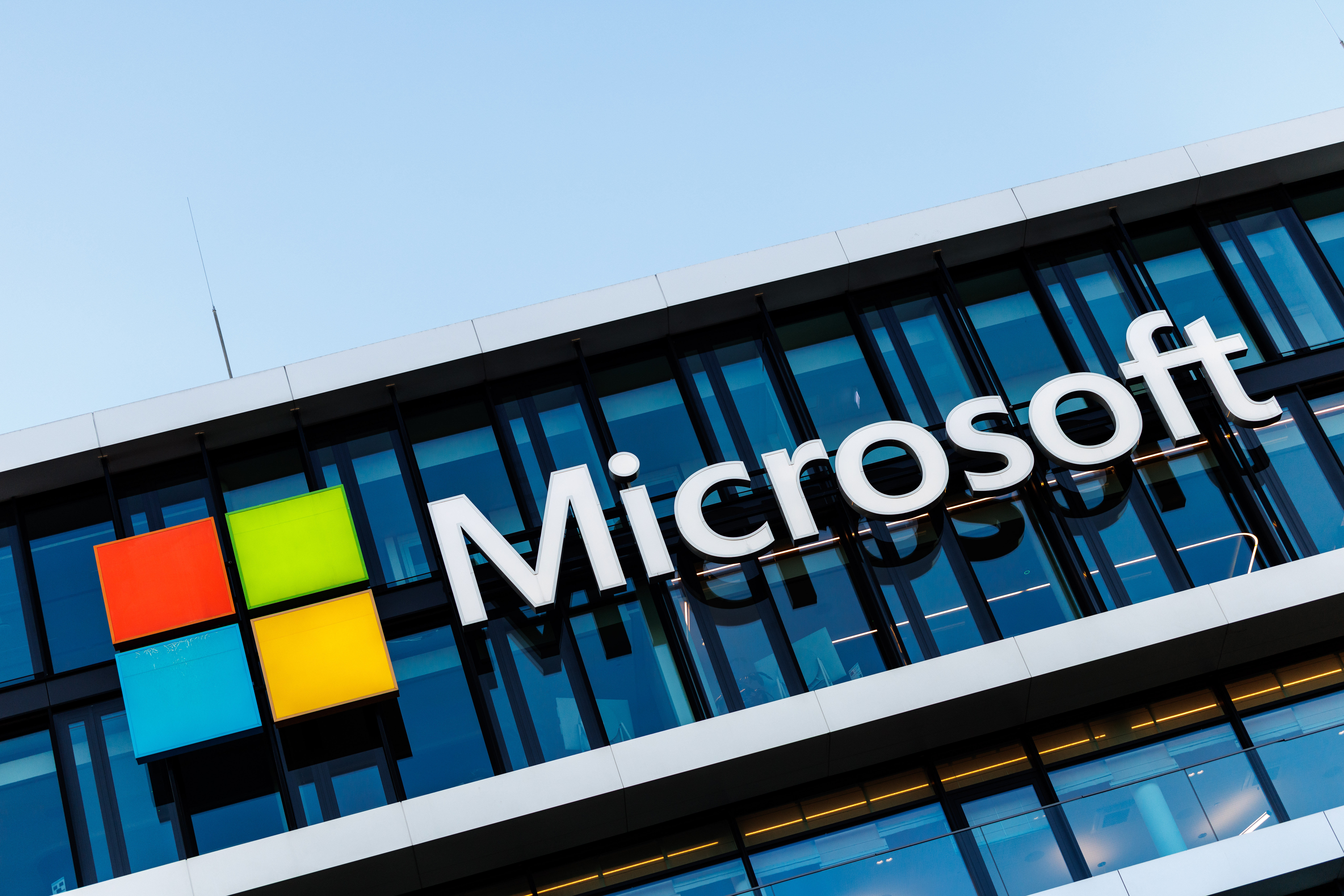 Microsoft Releases Statement as Office, Teams, 365 Outages Continue